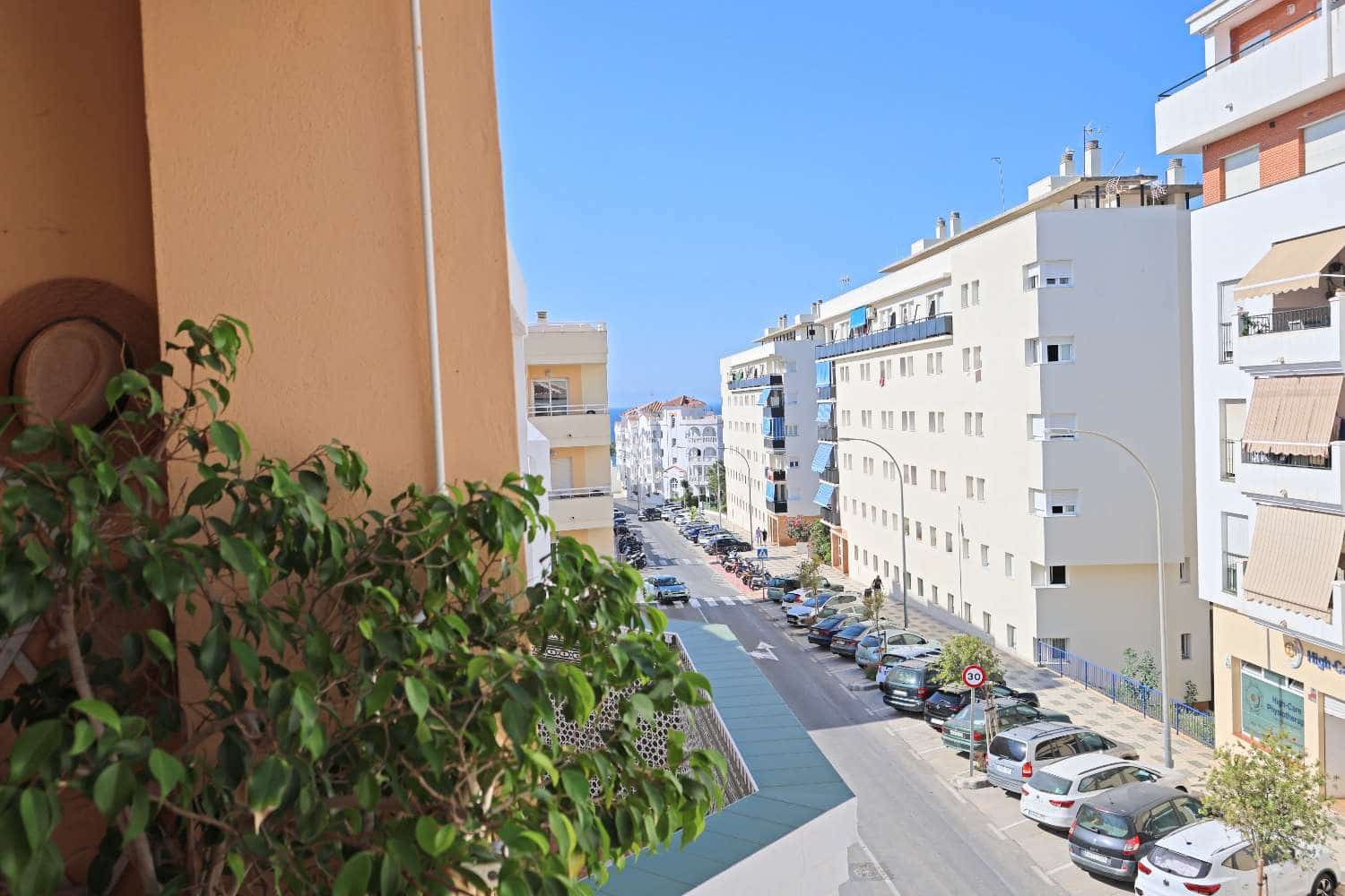 2 sovrum Strandlägenhet till salu i Nerja med pool - 369 000 € (Ref: 10097494)