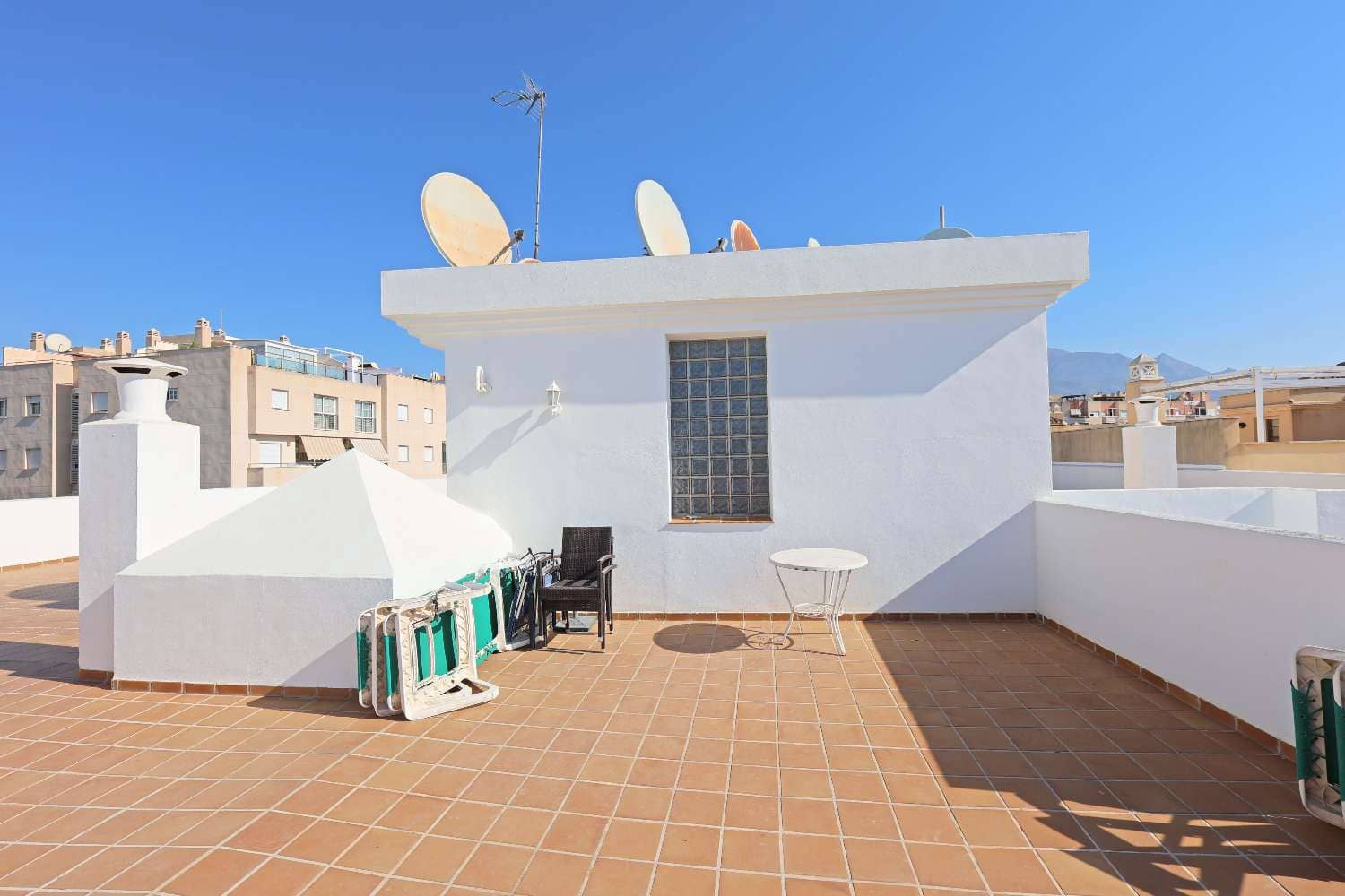 2 sovrum Strandlägenhet till salu i Nerja med pool - 369 000 € (Ref: 10097494)