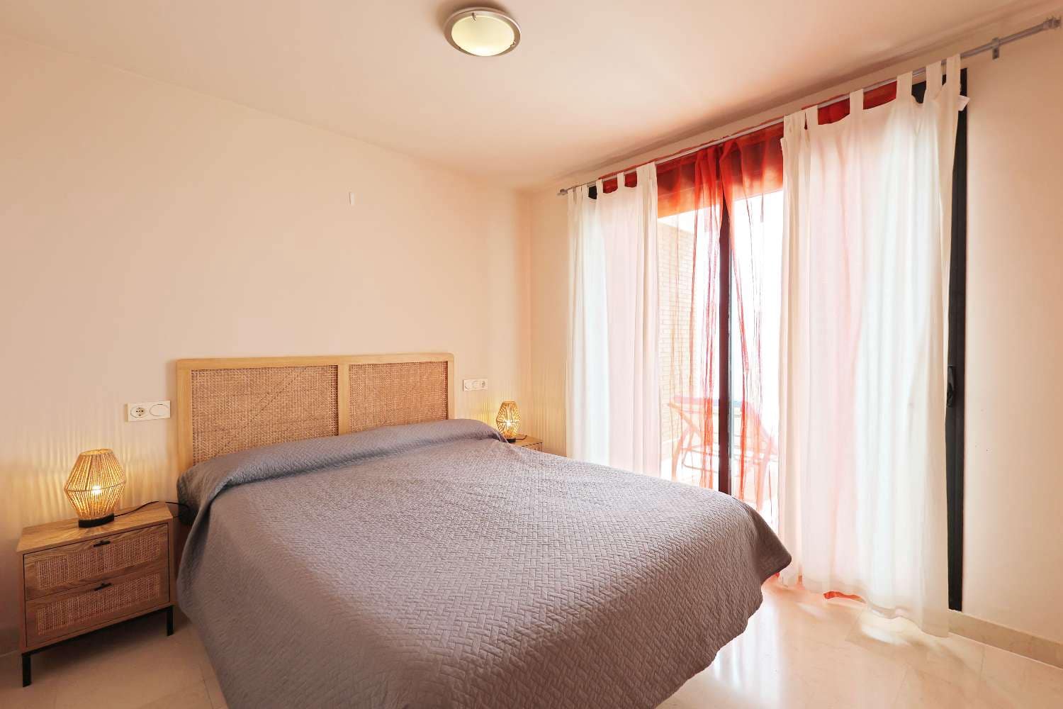 Apartamento Playa de 2 habitaciones en Torrox-Costa en venta con piscina garaje - 389.000 € (Ref: 10132385)