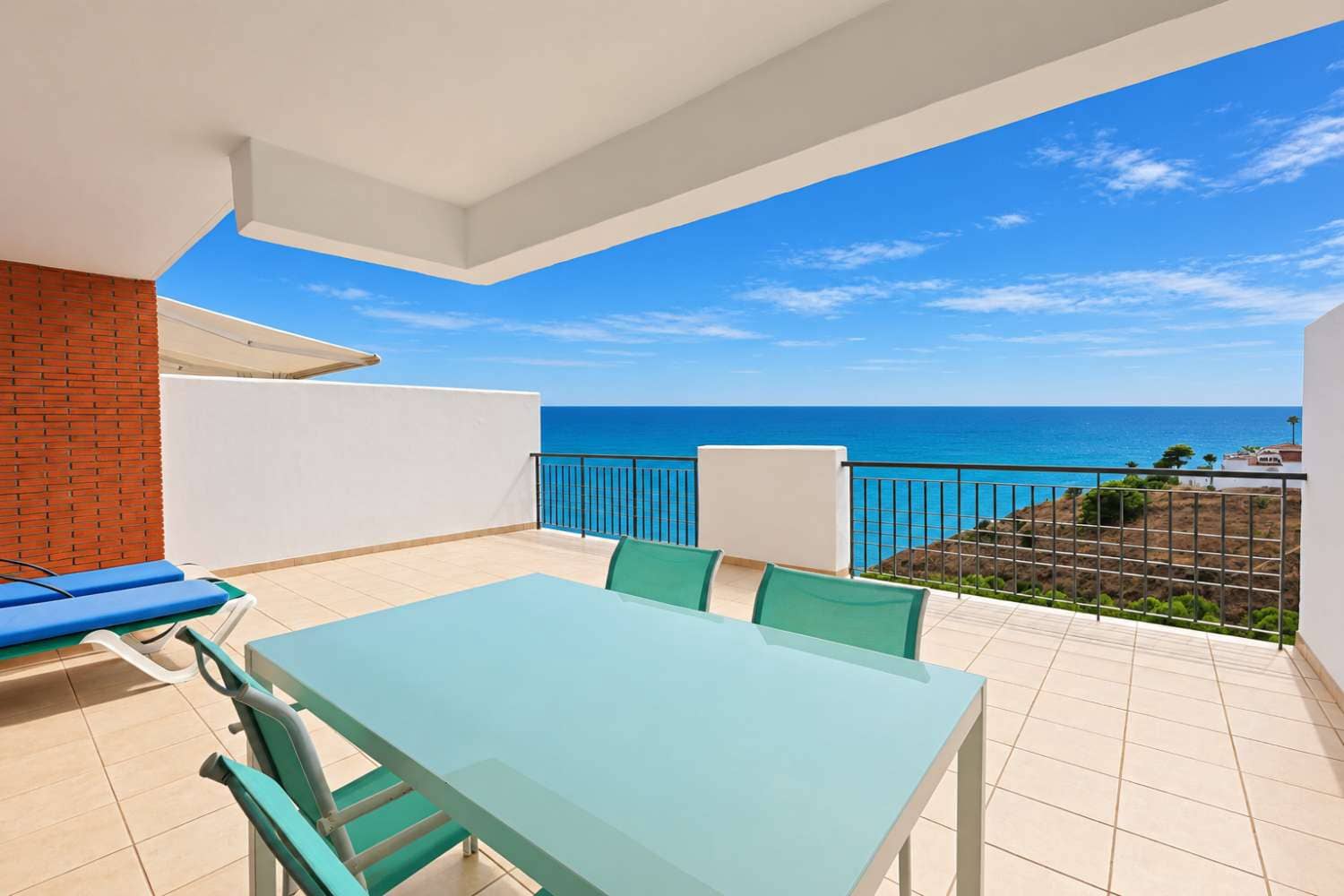 Apartamento Playa de 2 habitaciones en Torrox-Costa en venta con piscina garaje - 389.000 € (Ref: 10132385)