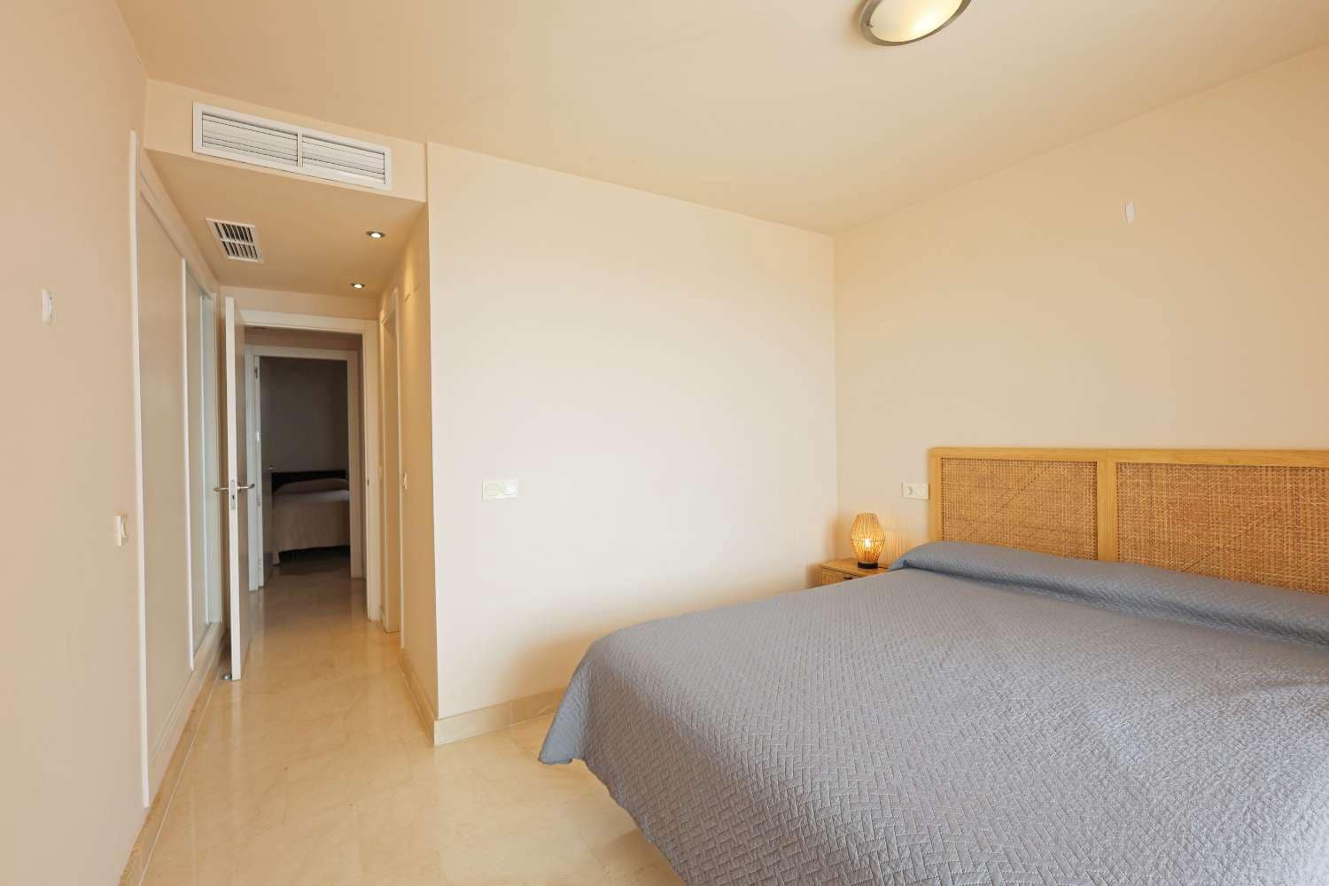 Apartamento Playa de 2 habitaciones en Torrox-Costa en venta con piscina garaje - 389.000 € (Ref: 10132385)