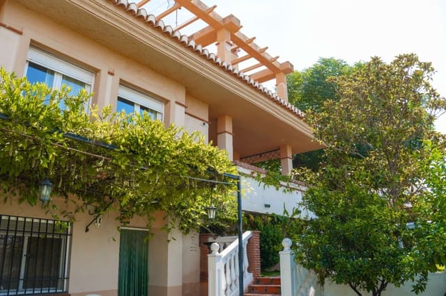 5 soverom Villa til salgs i Cúllar Vega med svømmebasseng garasje - € 389 000 (Ref: 10139074)