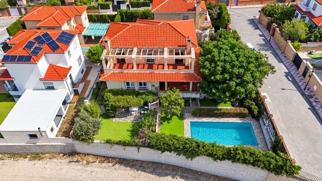 5 soverom Villa til salgs i Cúllar Vega med svømmebasseng garasje - € 389 000 (Ref: 10139074)