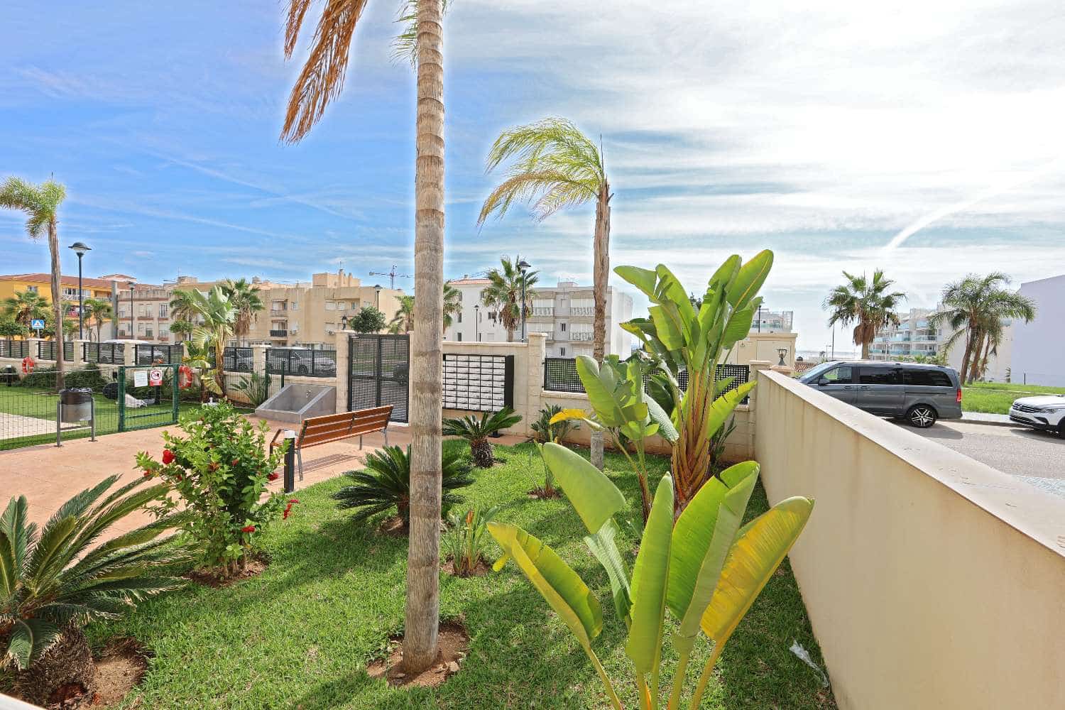 2 Zimmer Strandapartment zu verkaufen in Torrox-Costa mit Pool Garage - 449.000 € (Ref: 10154551)