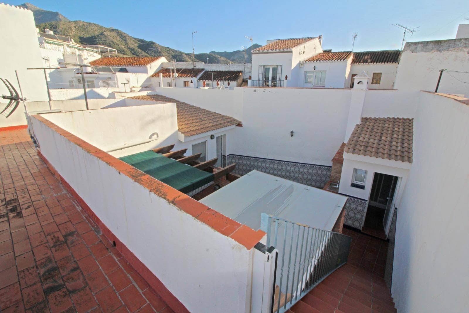 3 bedroom Townhouse for sale in Nerja with pool - € 365,000 (Ref: 5106183)