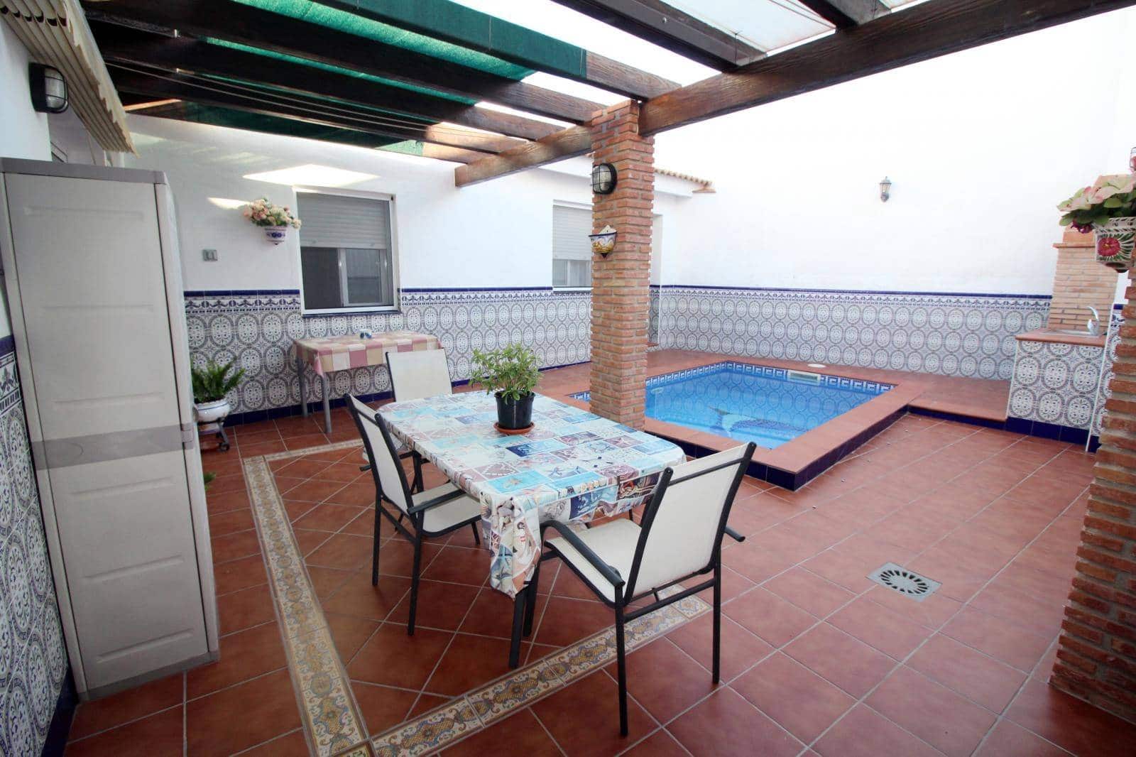 3 bedroom Townhouse for sale in Nerja with pool - € 365,000 (Ref: 5106183)