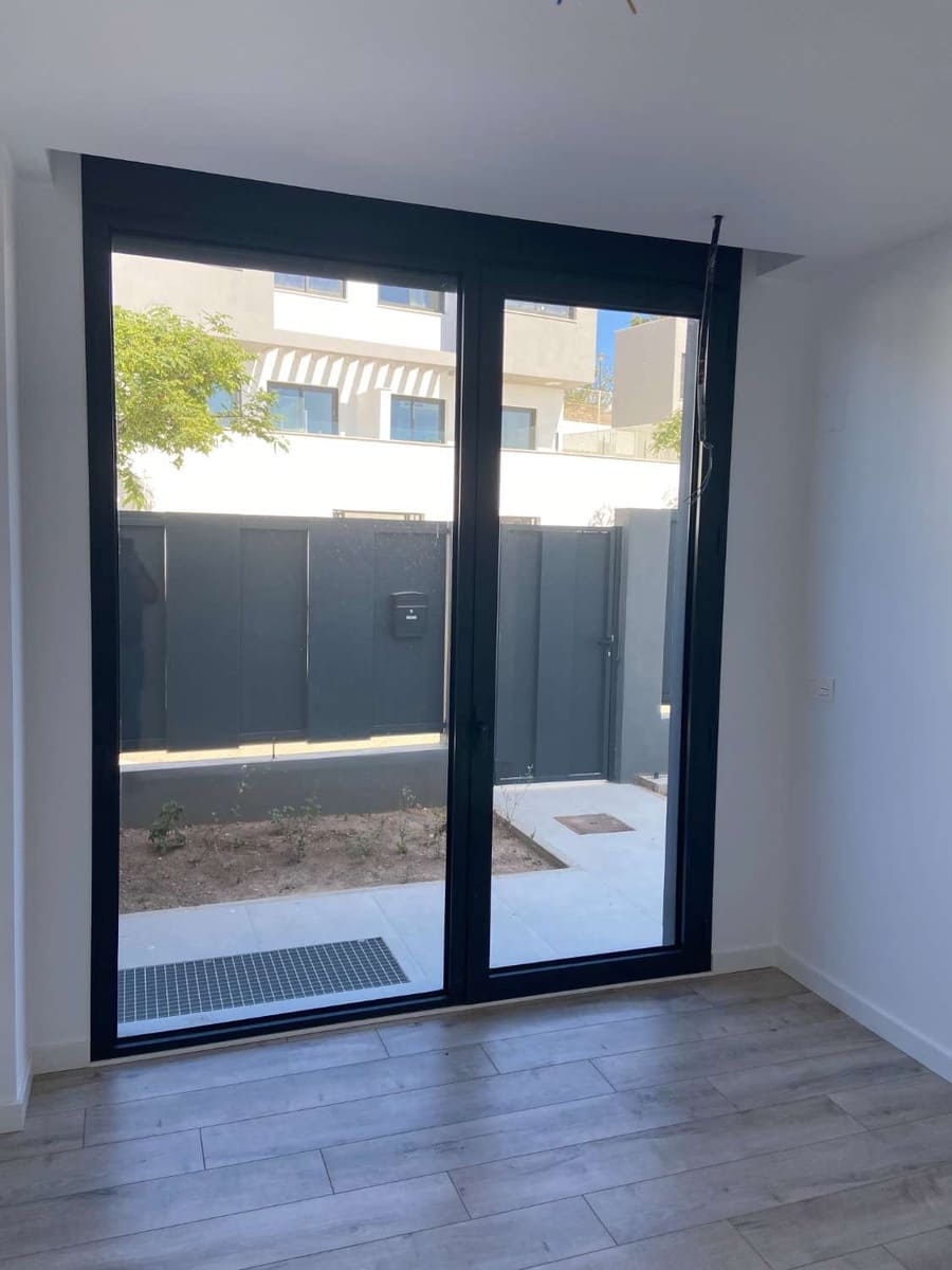 3 soveværelse Semi-Rækkehus til salg i Torre del Mar med swimmingpool - € 549.900 (Ref: 5931754)