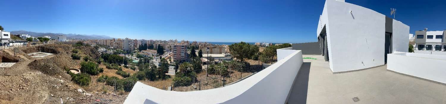 3 soveværelse Semi-Rækkehus til salg i Torre del Mar med swimmingpool - € 549.900 (Ref: 5931754)