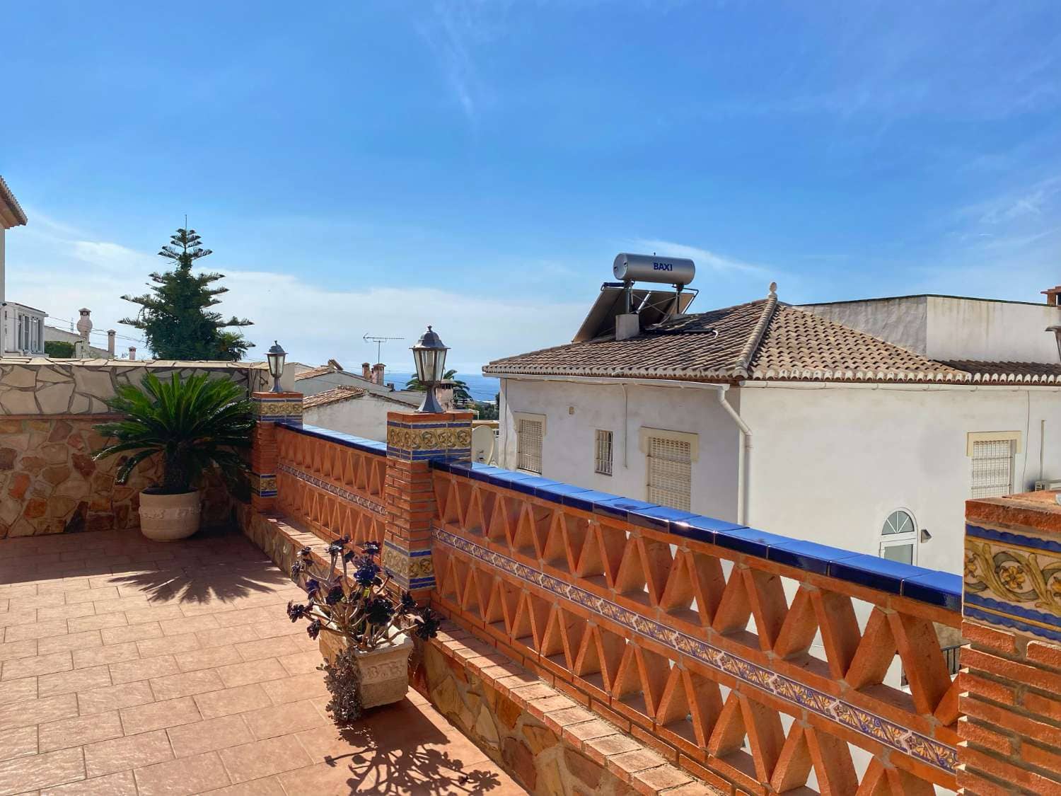 4 soveværelse Villa til salg i Nerja med swimmingpool - € 559.900 (Ref: 6380388)