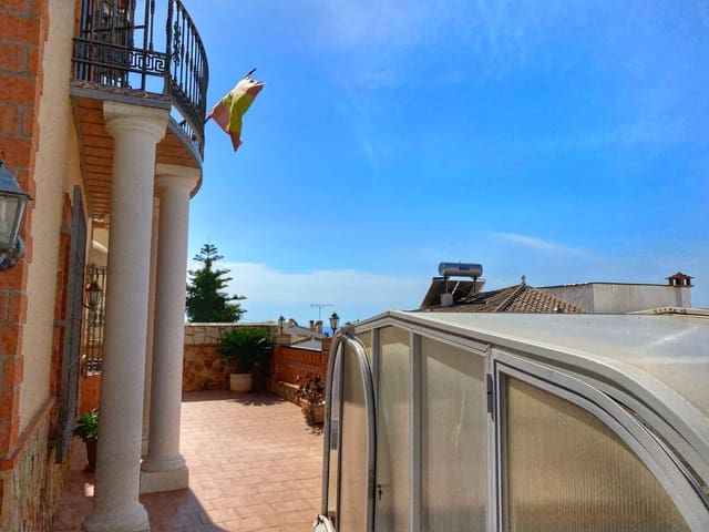 4 slaapkamer Villa te koop in Nerja met zwembad - € 559.900 (Ref: 6380388)