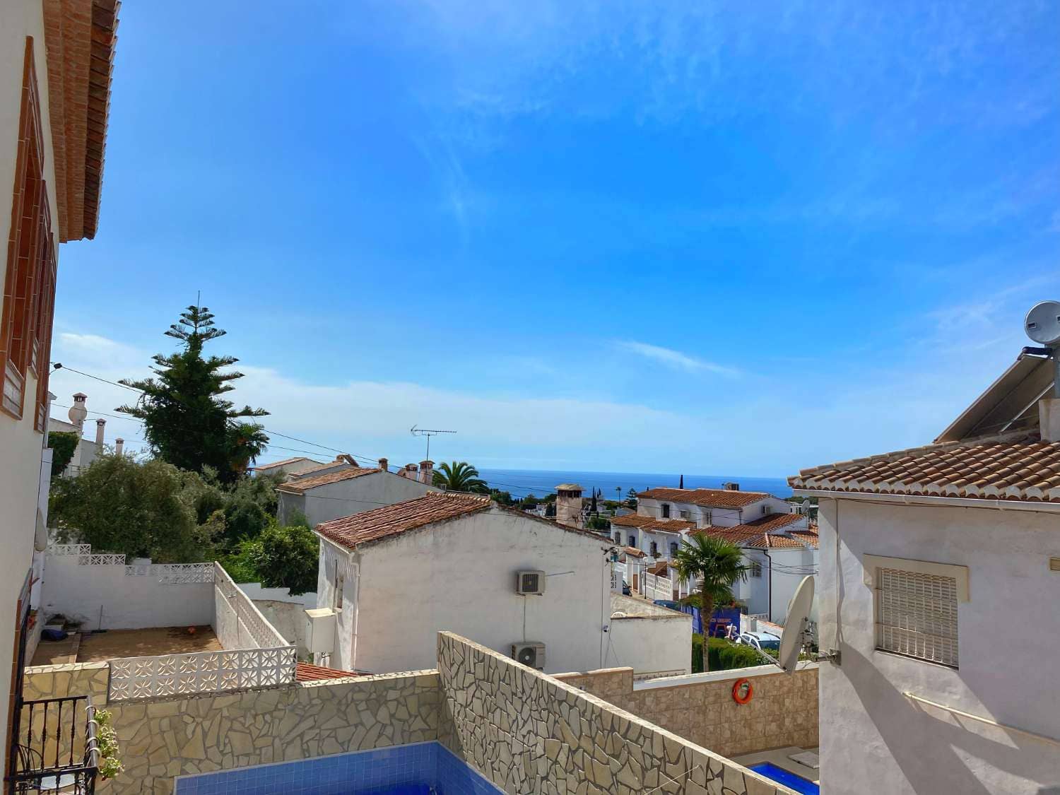 4 soveværelse Villa til salg i Nerja med swimmingpool - € 559.900 (Ref: 6380388)