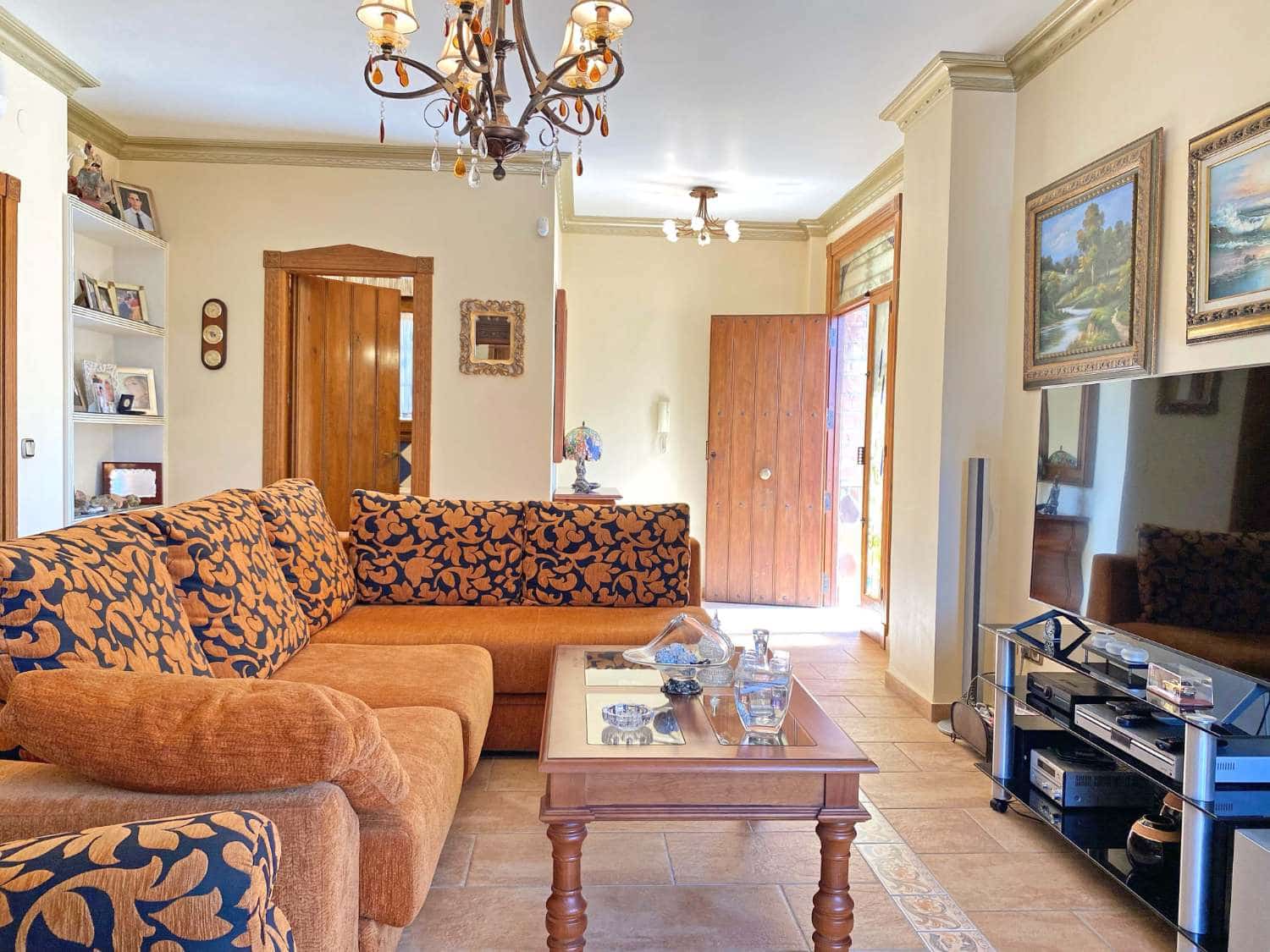 4 soveværelse Villa til salg i Nerja med swimmingpool - € 559.900 (Ref: 6380388)