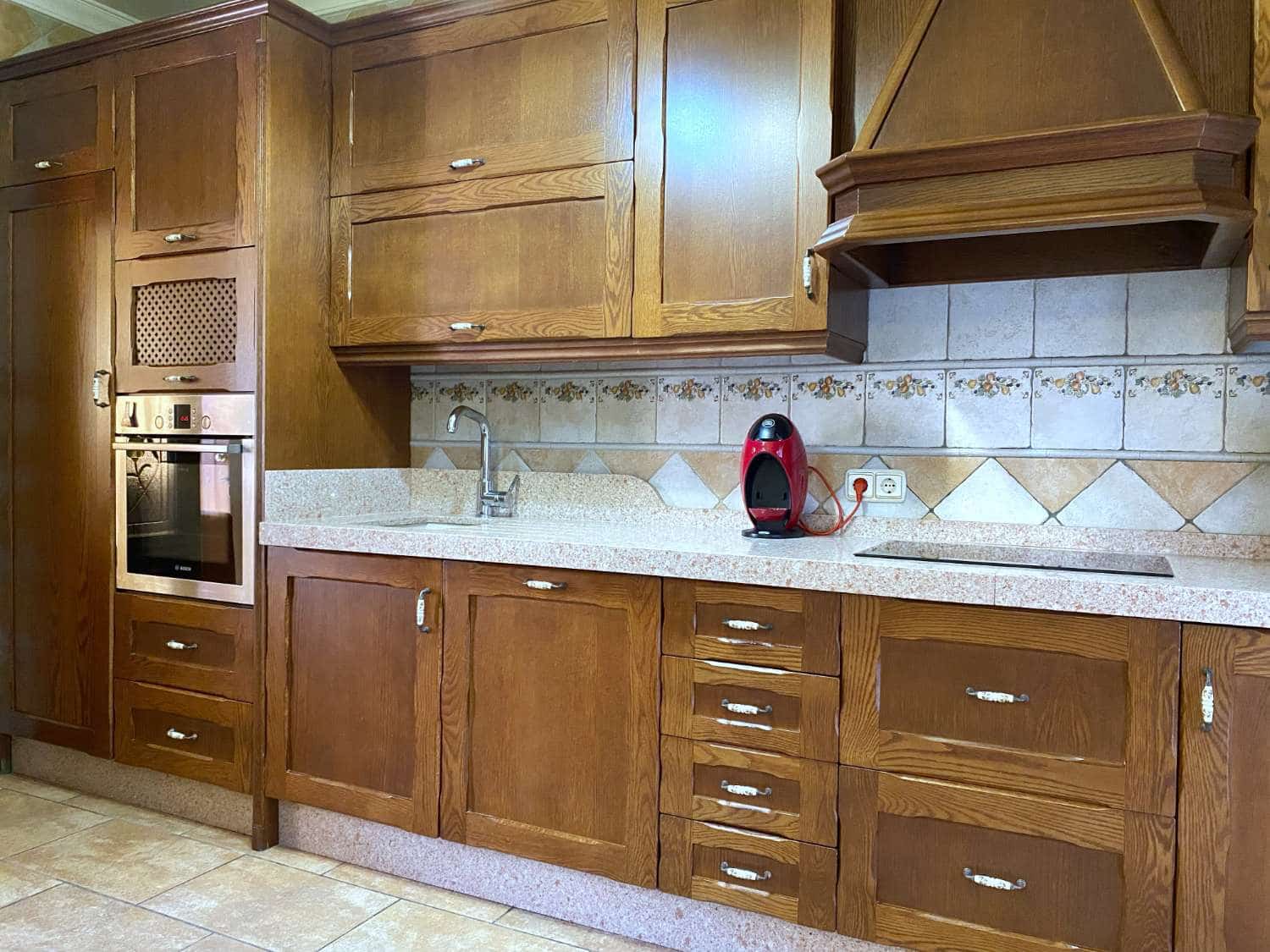 4 soveværelse Villa til salg i Nerja med swimmingpool - € 559.900 (Ref: 6380388)