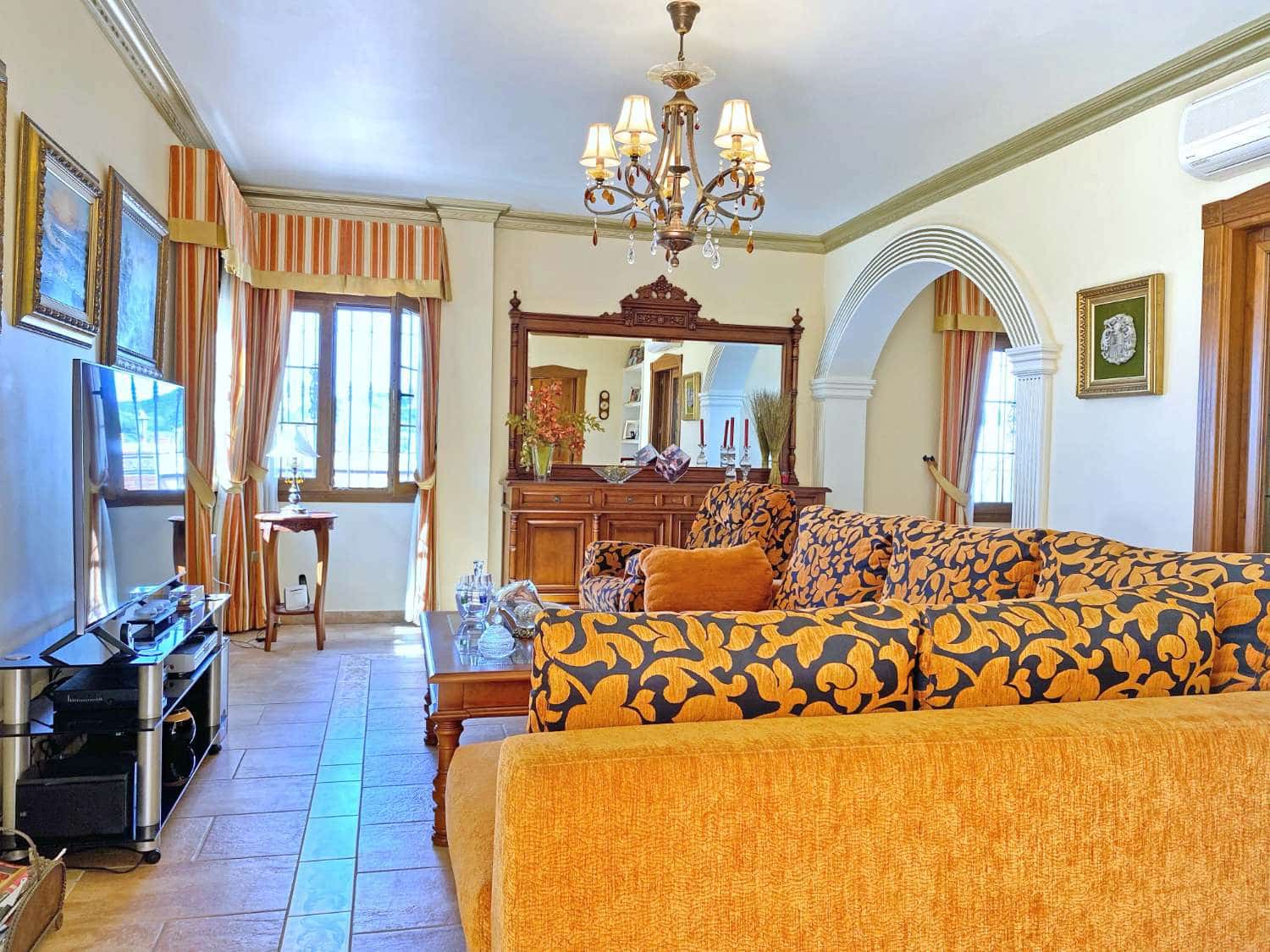 4 soveværelse Villa til salg i Nerja med swimmingpool - € 559.900 (Ref: 6380388)