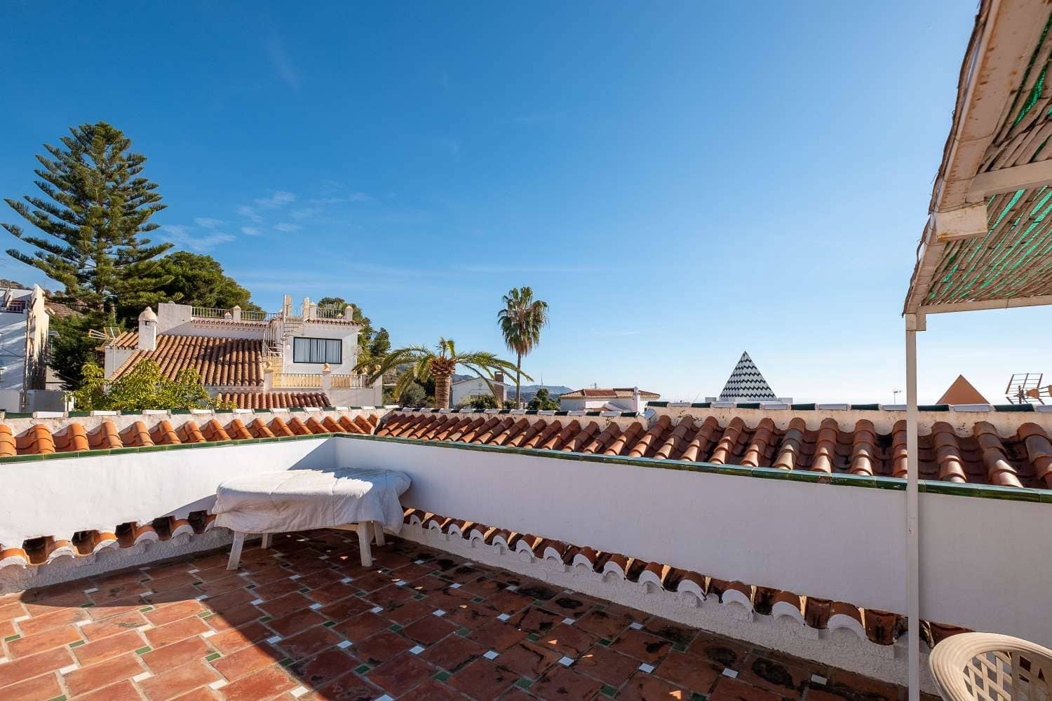 5 sovrum Villa till salu i Nerja med garage - 499 000 € (Ref: 7359974)