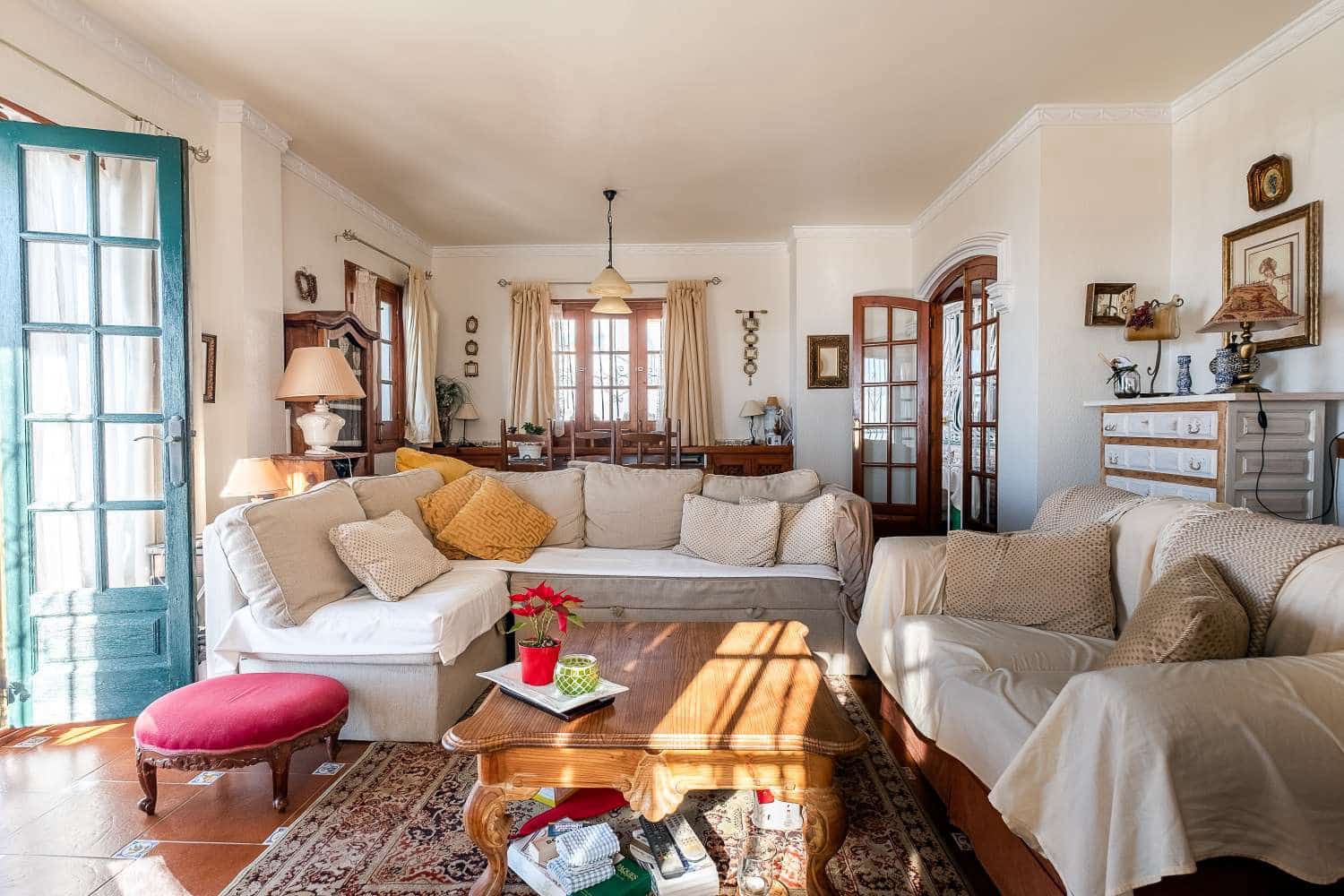 5 sovrum Villa till salu i Nerja med garage - 499 000 € (Ref: 7359974)