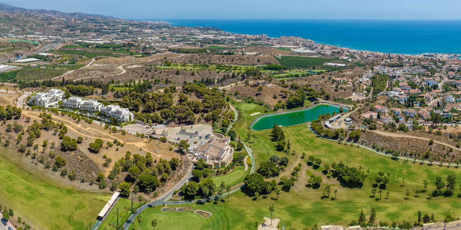 2 soveværelse Strandlejlighed til salg i Caleta de Velez med swimmingpool garage - € 290.000 (Ref: 7877463)