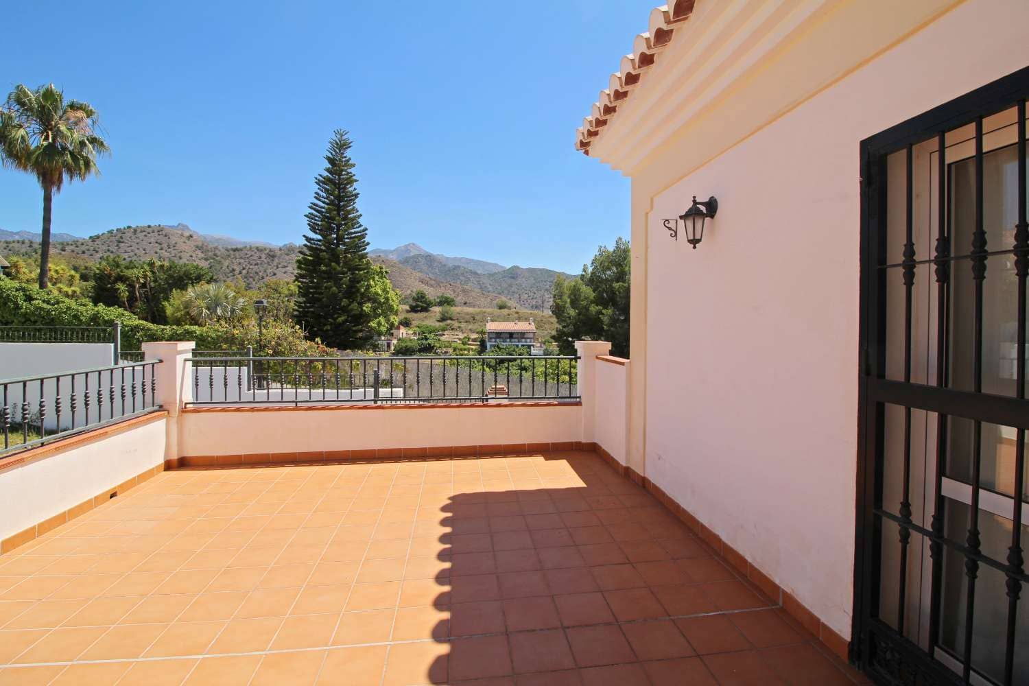 5 soveværelse Villa til salg i Frigiliana med swimmingpool garage - € 1.299.000 (Ref: 8317779)