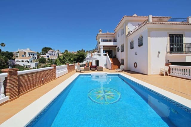 5 soveværelse Villa til salg i Frigiliana med swimmingpool garage - € 1.299.000 (Ref: 8317779)