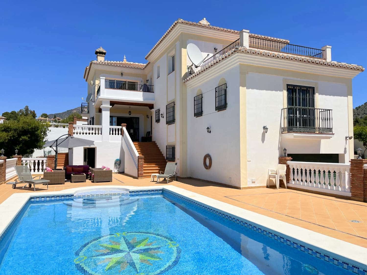 5 soveværelse Villa til salg i Frigiliana med swimmingpool garage - € 1.299.000 (Ref: 8317779)
