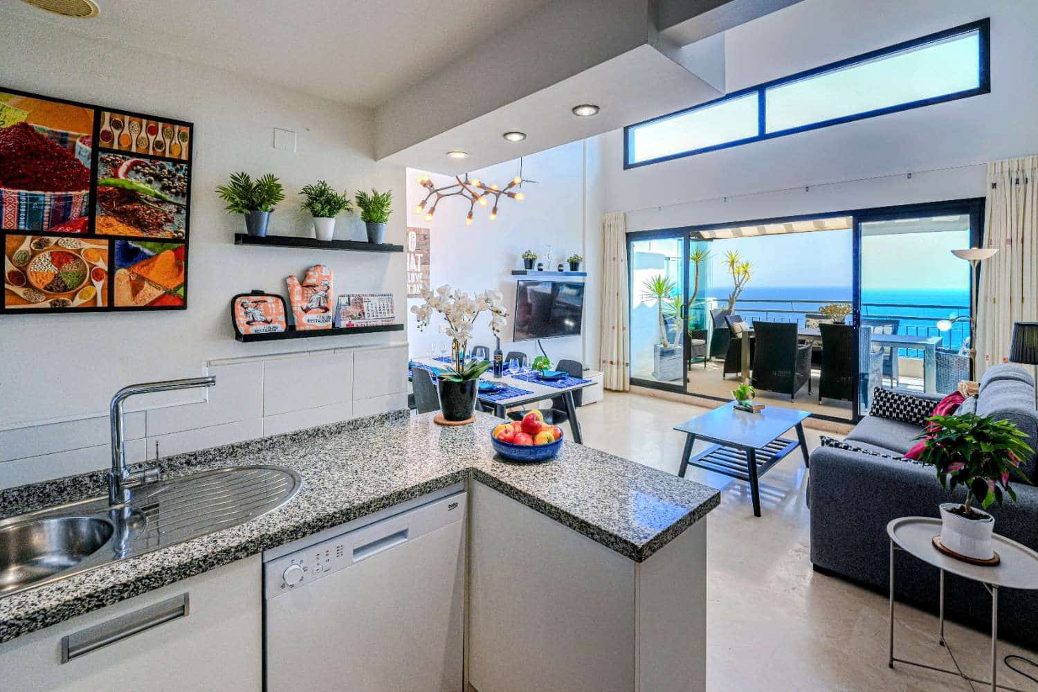 3 soveværelse Lejlighed til salg i Torrox med swimmingpool garage - € 595.000 (Ref: 8337543)