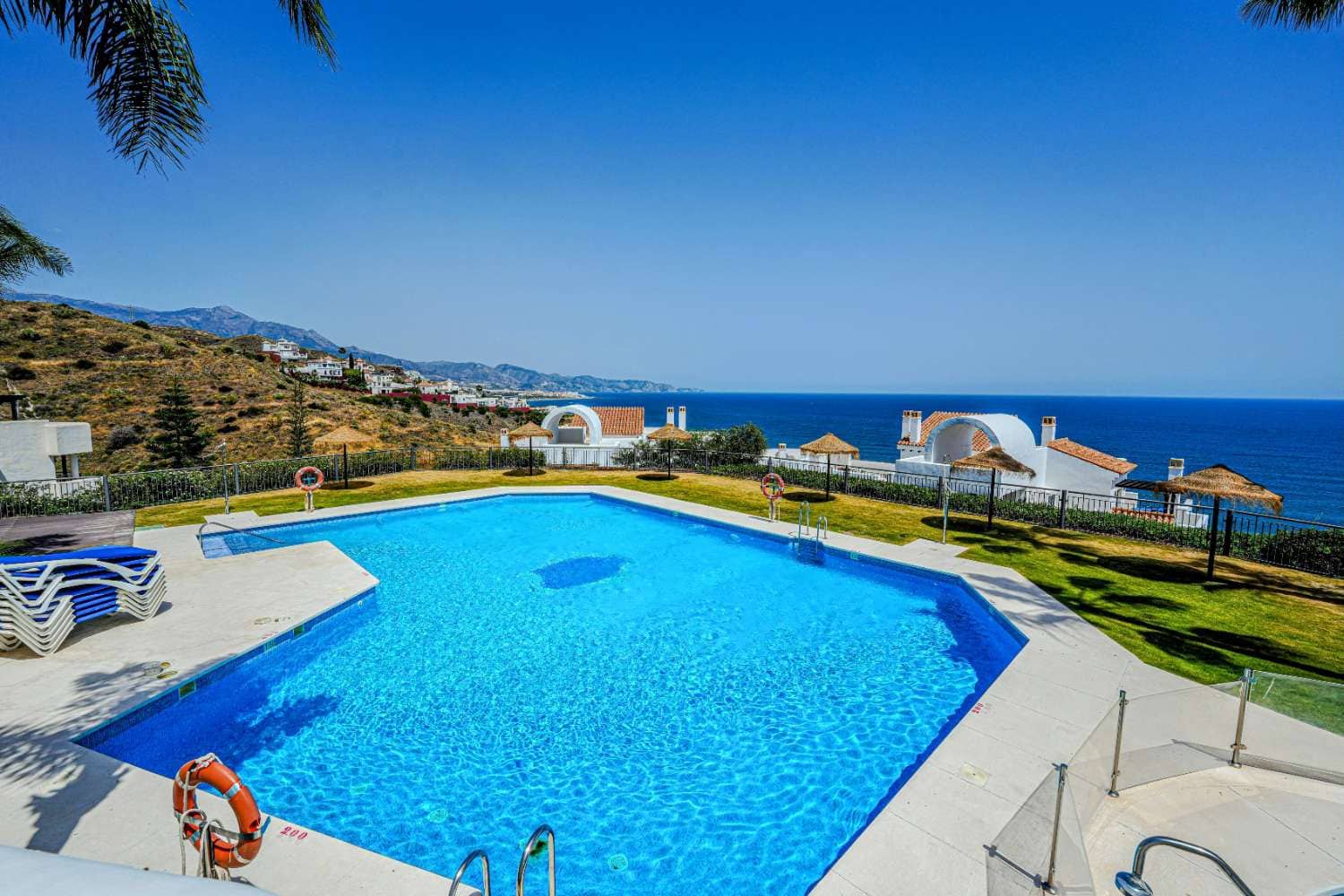 3 soveværelse Lejlighed til salg i Torrox med swimmingpool garage - € 595.000 (Ref: 8337543)