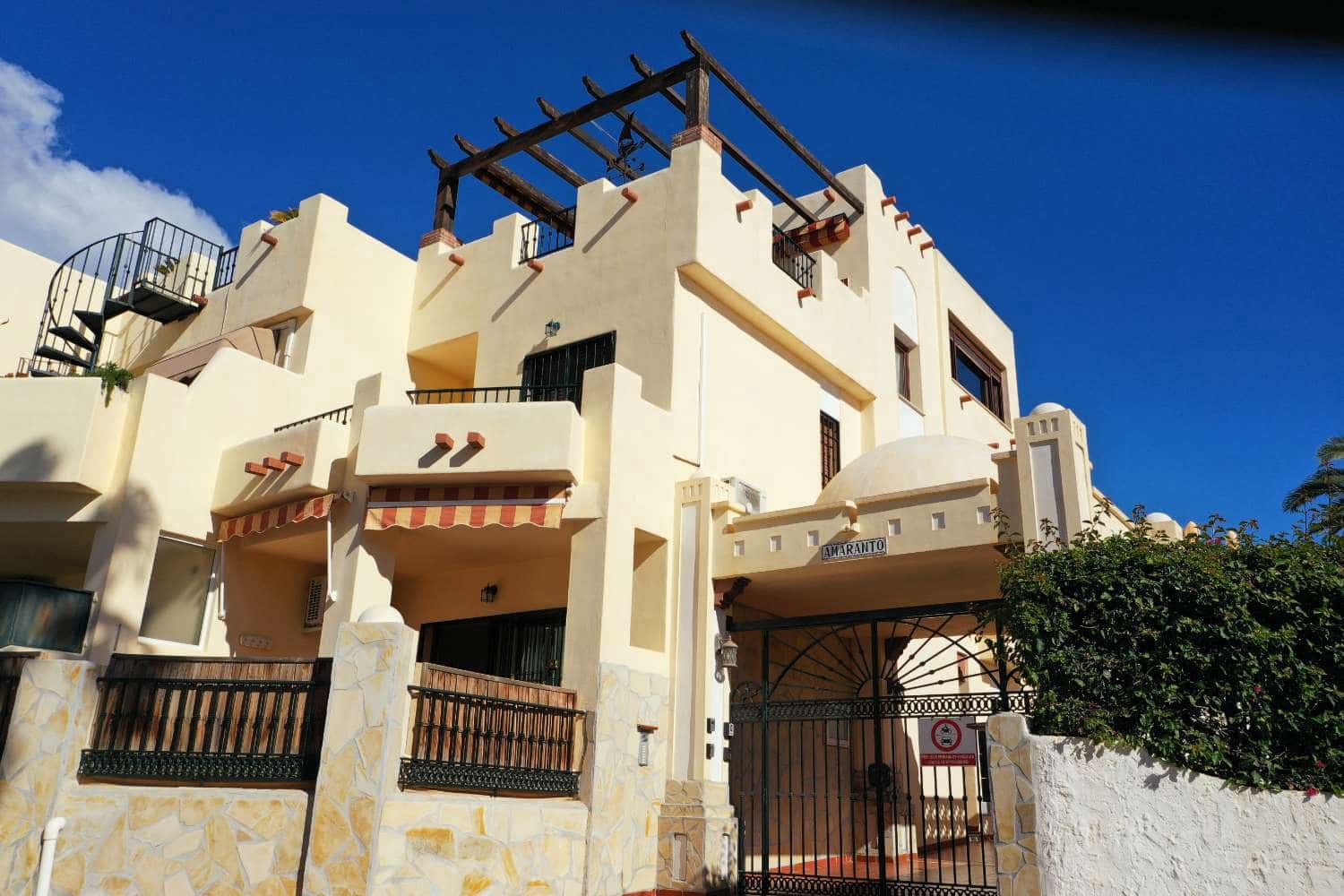 2 soveværelse Rækkehus til salg i Nerja med swimmingpool garage - € 499.900 (Ref: 8752111)