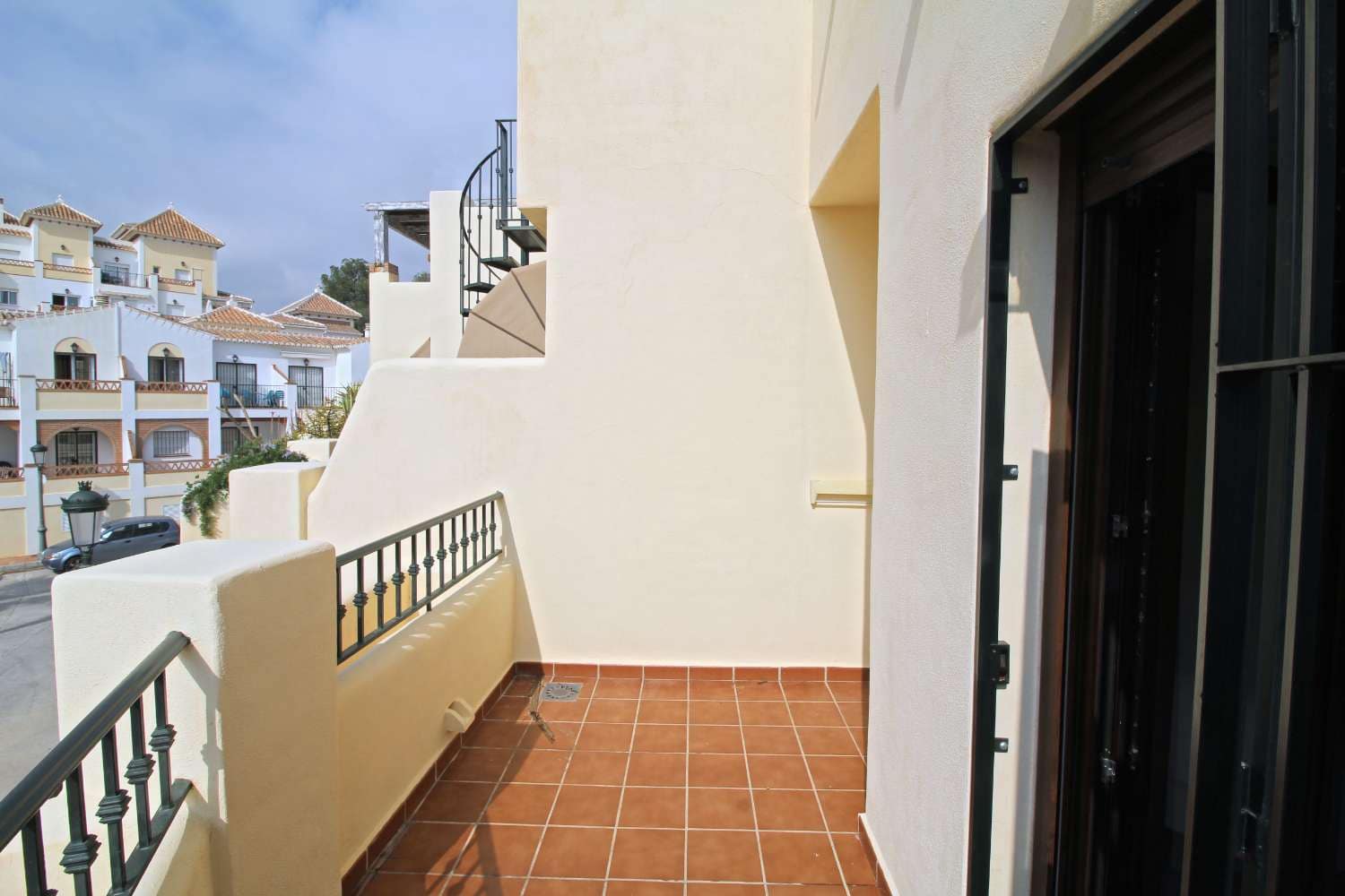 2 soveværelse Rækkehus til salg i Nerja med swimmingpool garage - € 499.900 (Ref: 8752111)