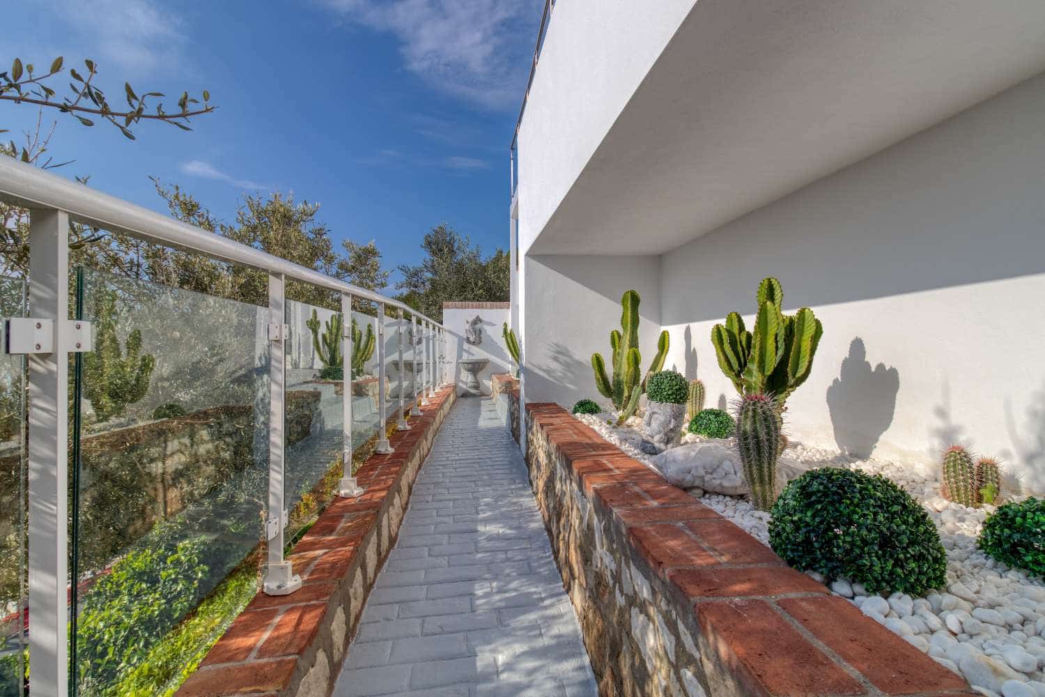 5 soverom Villa til salgs i Mijas med svømmebasseng garasje - € 1 900 000 (Ref: 8763474)