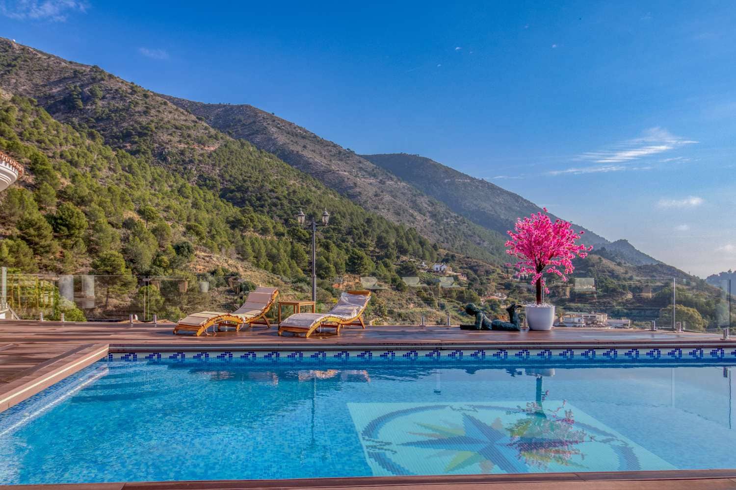 5 soverom Villa til salgs i Mijas med svømmebasseng garasje - € 1 900 000 (Ref: 8763474)