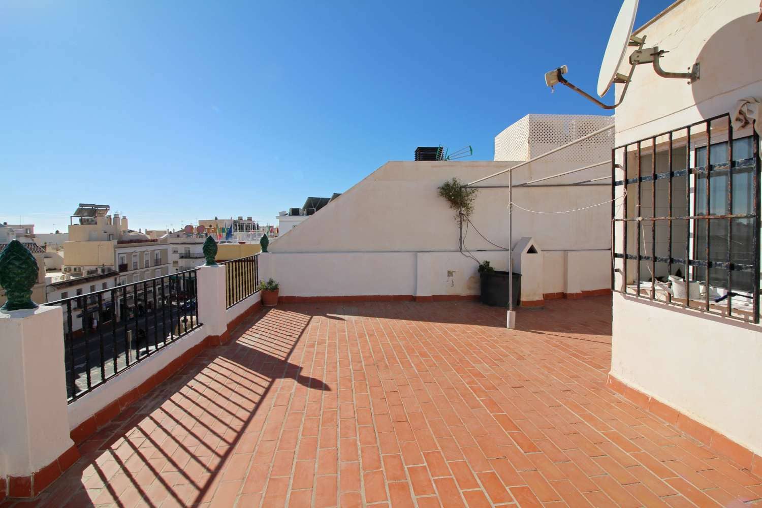 3 soveværelse Byhus til salg i Nerja - € 1.199.000 (Ref: 8929796)