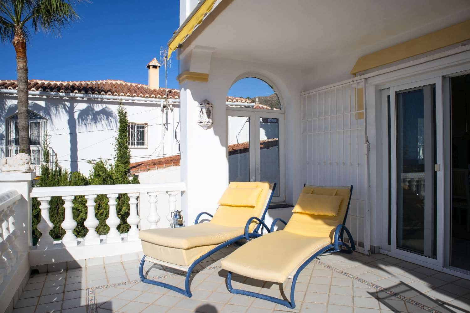 3 soveværelse Villa til salg i Maro med swimmingpool - € 599.000 (Ref: 9042045)