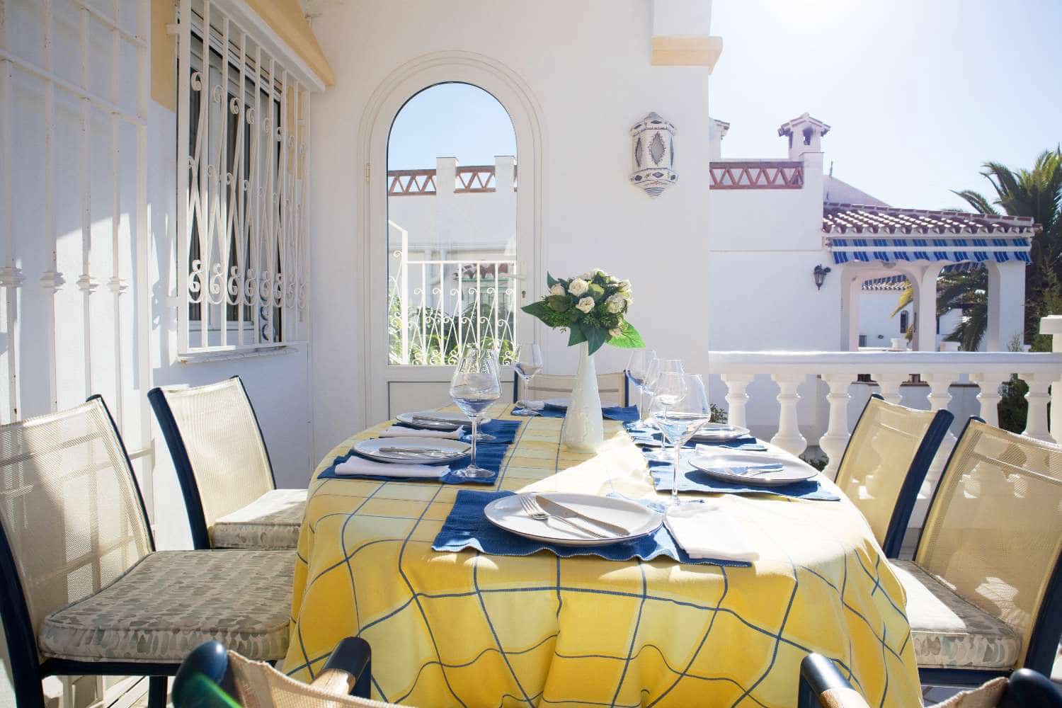 3 soveværelse Villa til salg i Maro med swimmingpool - € 599.000 (Ref: 9042045)