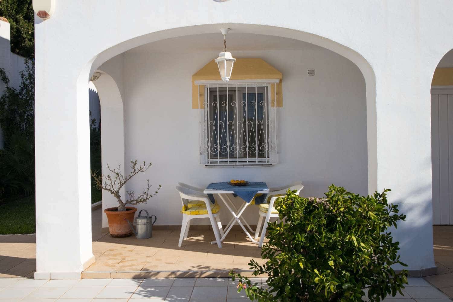 3 soveværelse Villa til salg i Maro med swimmingpool - € 599.000 (Ref: 9042045)