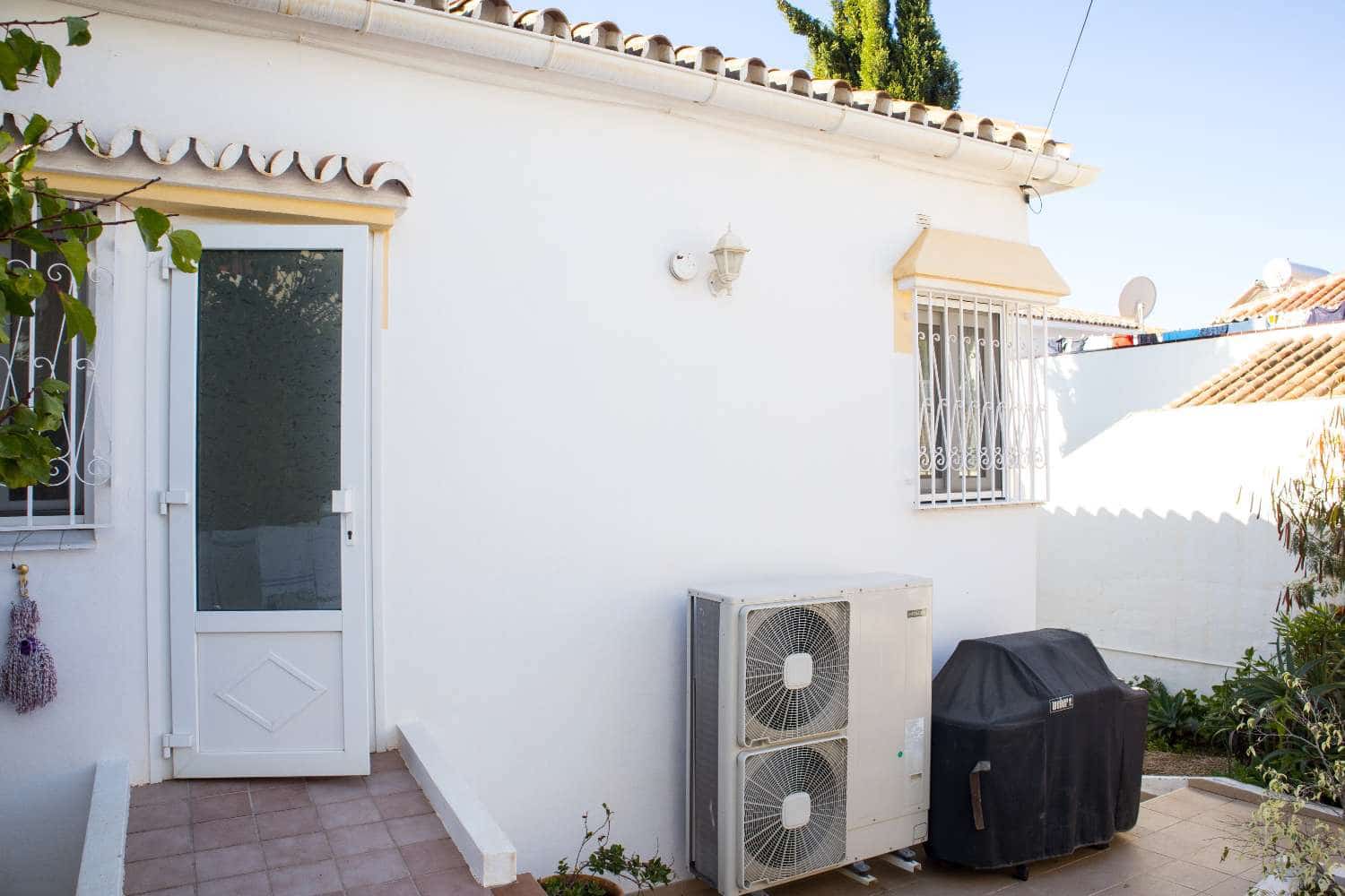 3 soveværelse Villa til salg i Maro med swimmingpool - € 599.000 (Ref: 9042045)