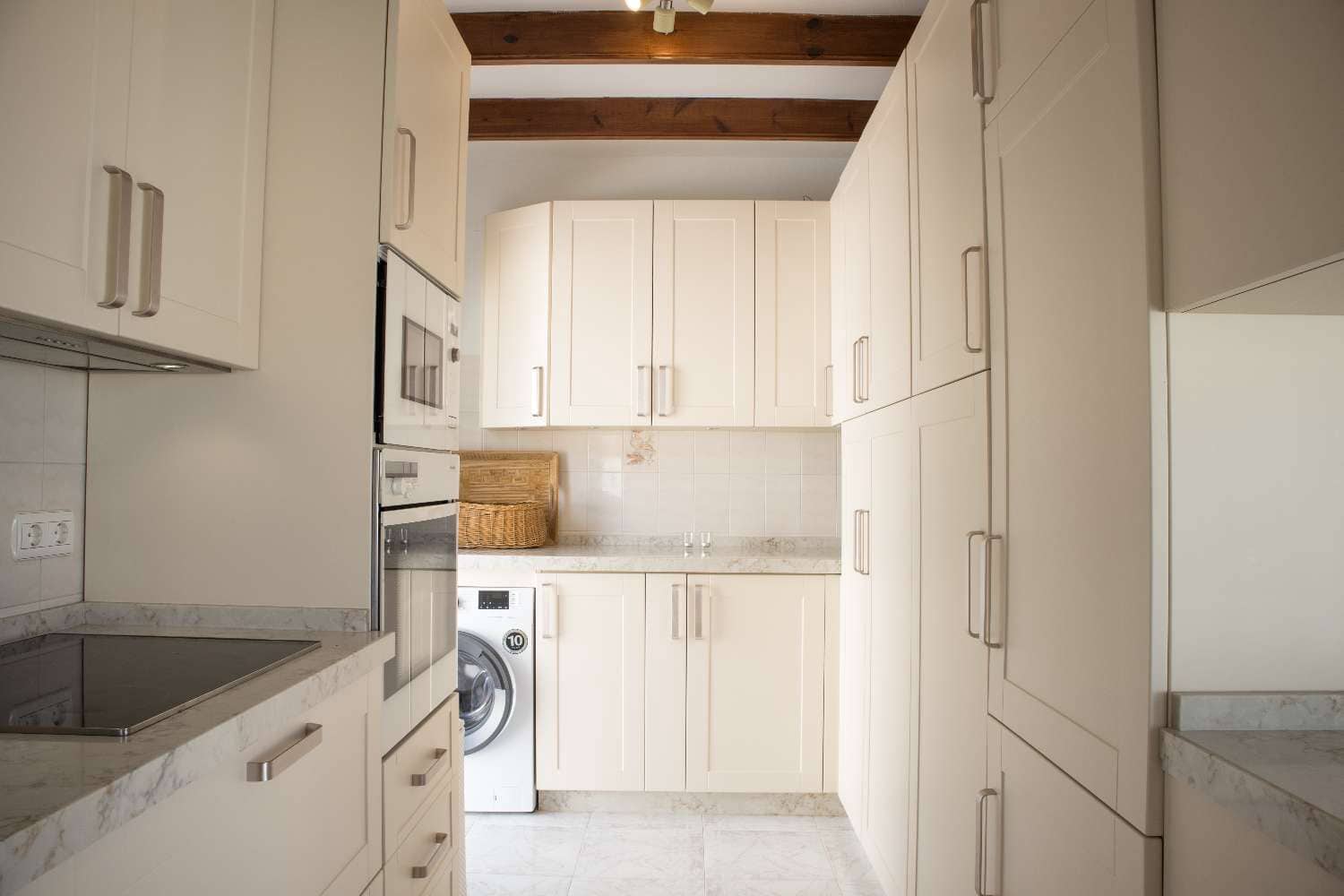 3 soveværelse Villa til salg i Maro med swimmingpool - € 599.000 (Ref: 9042045)