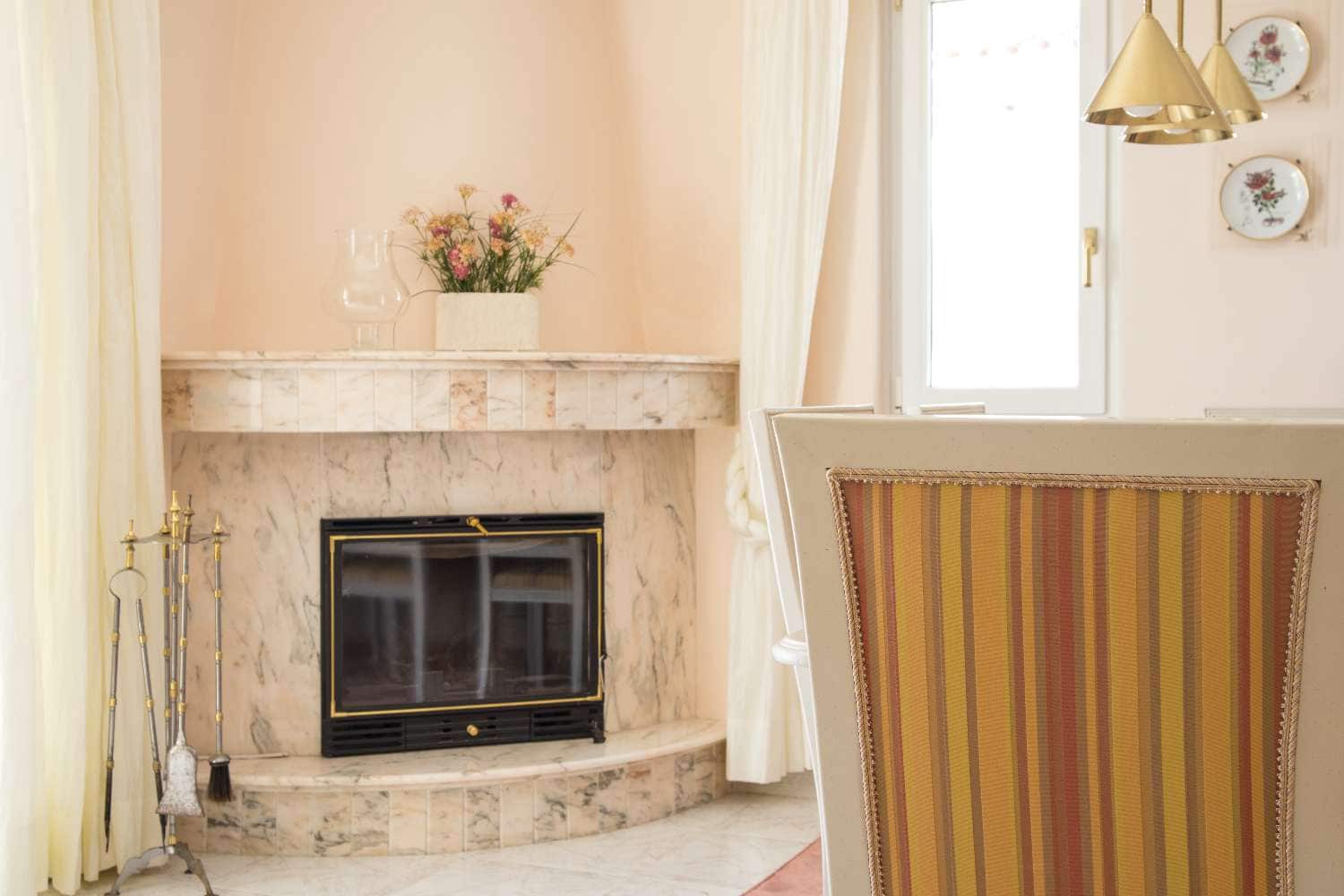 3 soveværelse Villa til salg i Maro med swimmingpool - € 599.000 (Ref: 9042045)