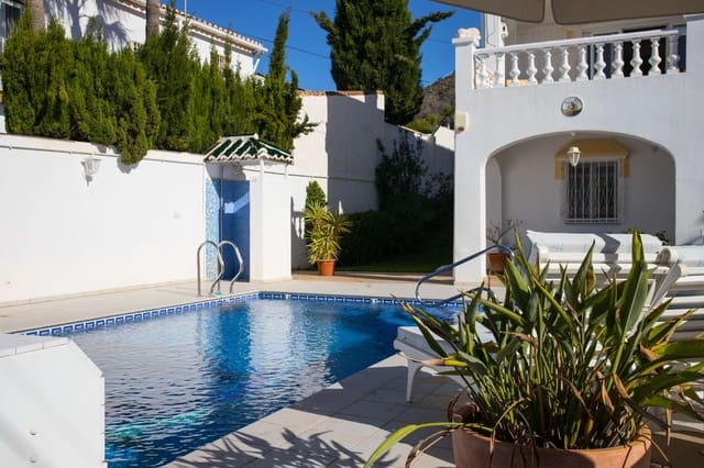 3 soveværelse Villa til salg i Maro, Nerja med swimmingpool - € 599.000 (Ref: 9042045)