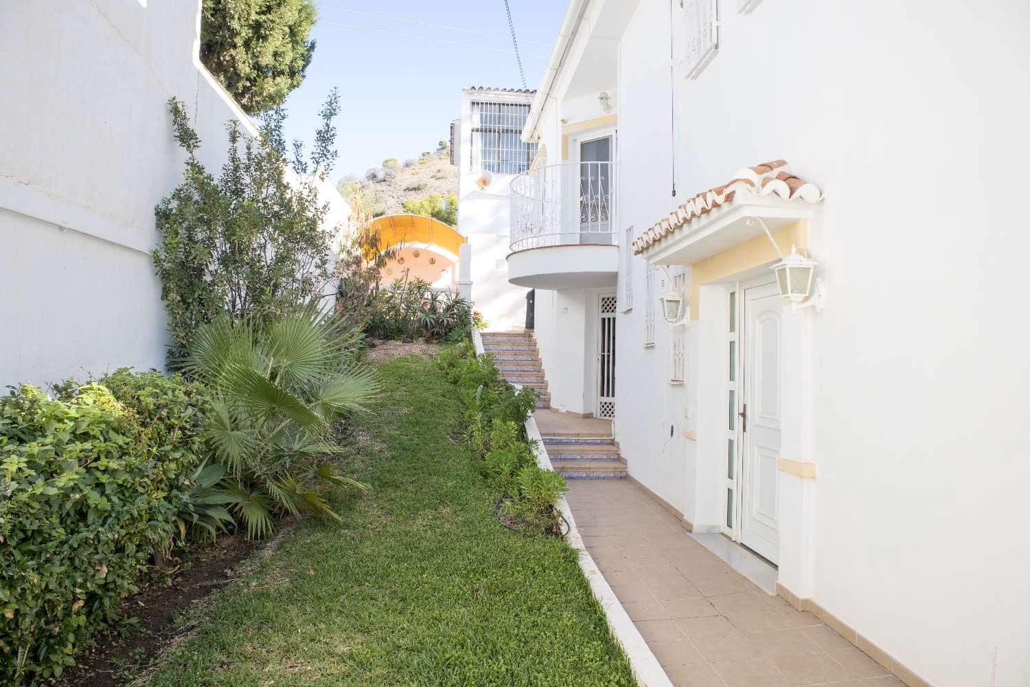 3 soveværelse Villa til salg i Maro med swimmingpool - € 599.000 (Ref: 9042045)