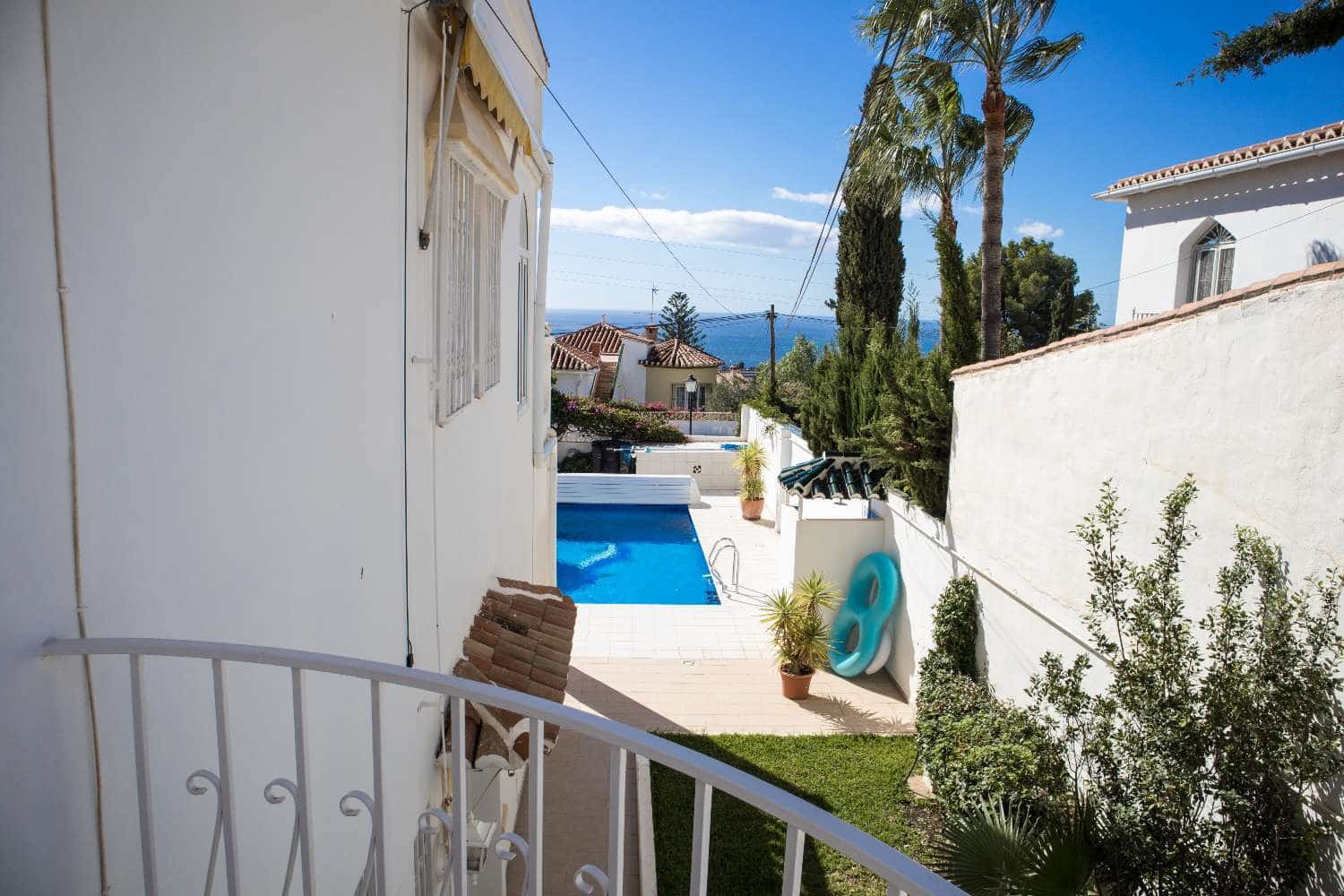 3 soveværelse Villa til salg i Maro med swimmingpool - € 599.000 (Ref: 9042045)