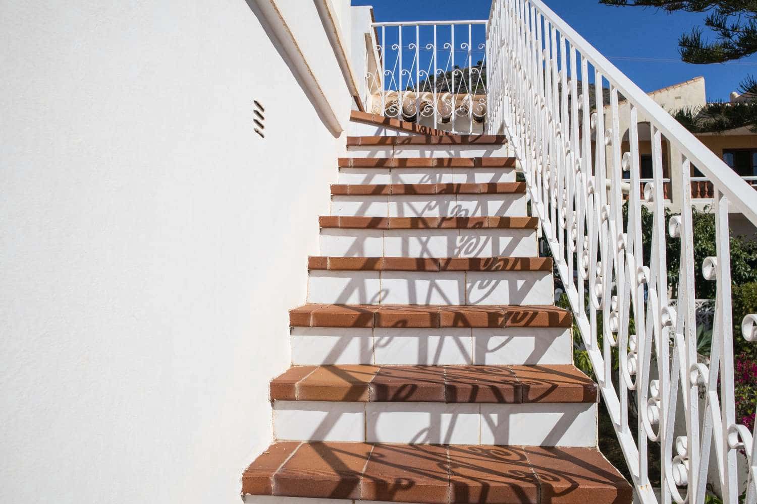 3 soveværelse Villa til salg i Maro med swimmingpool - € 599.000 (Ref: 9042045)