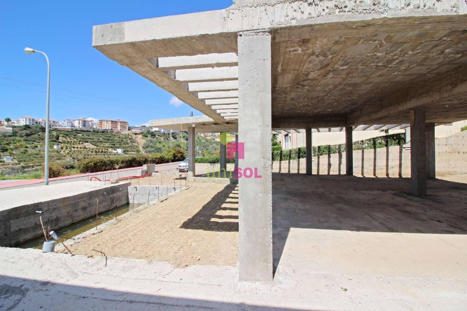 3 soveværelse Villa til salg i Torrox med swimmingpool garage - € 365.000 (Ref: 9130686)