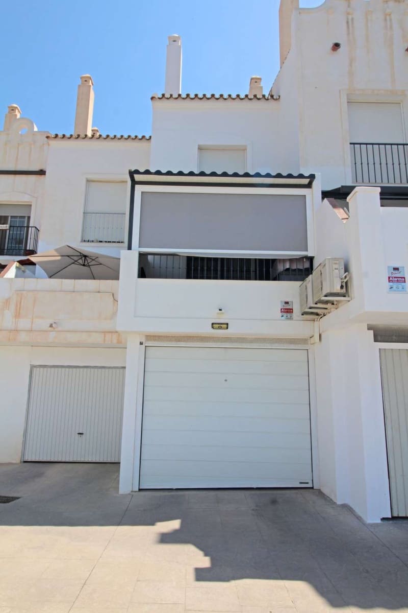 2 soveværelse Rækkehus til salg i Nerja med garage - € 295.000 (Ref: 9180838)