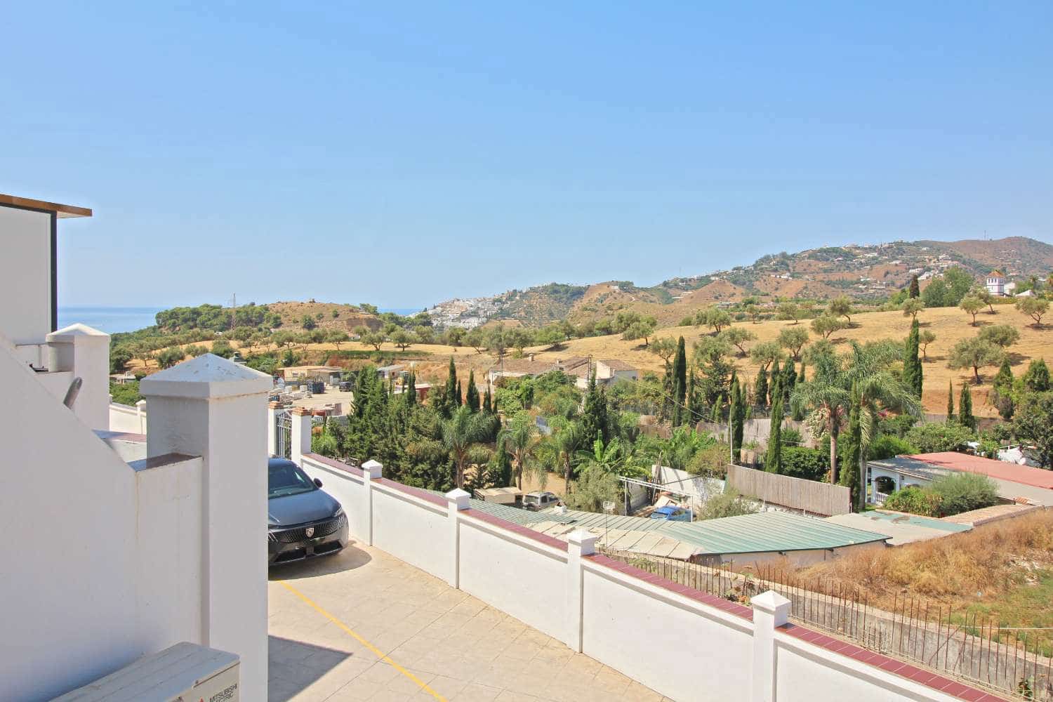 2 soveværelse Rækkehus til salg i Nerja med garage - € 295.000 (Ref: 9180838)