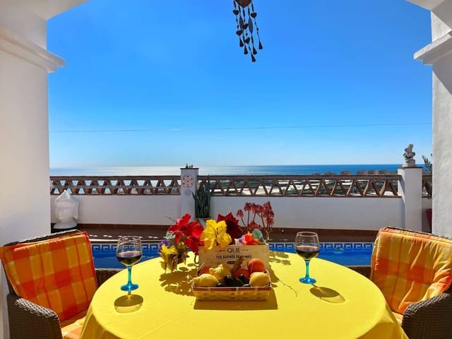 3 sypialnia Willa na sprzedaż w Torrox Park, Torrox z basenem garażem - 499 000 € (Ref: 9275718)