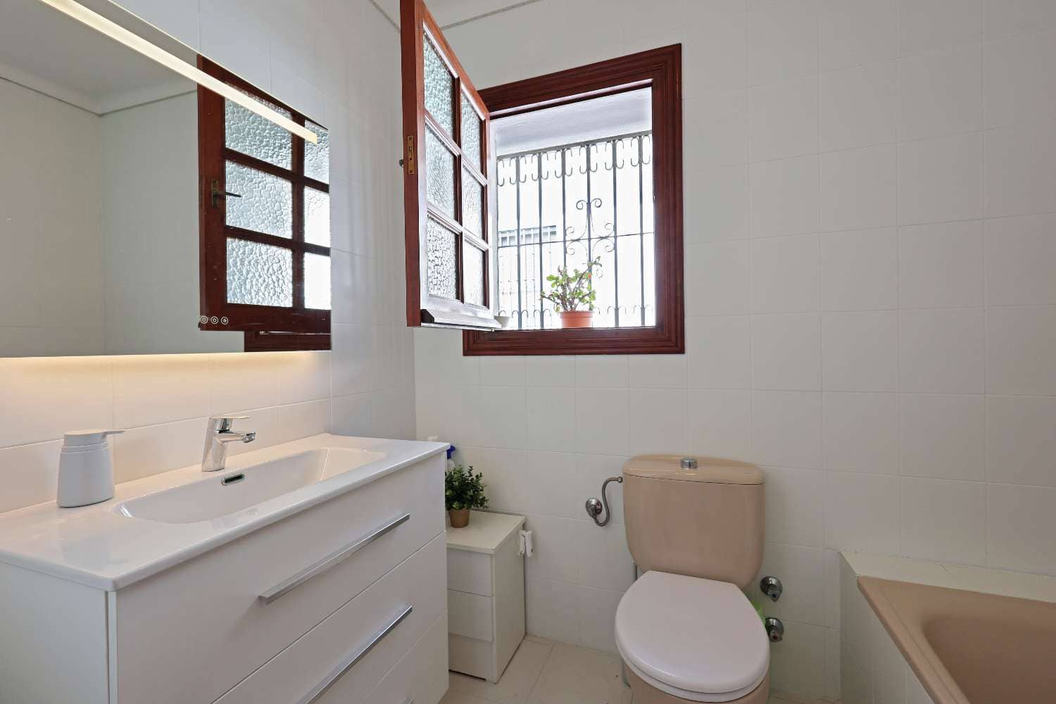 3 soveværelse Rækkehus til salg i Torrox-Costa med garage - € 337.000 (Ref: 9303038)