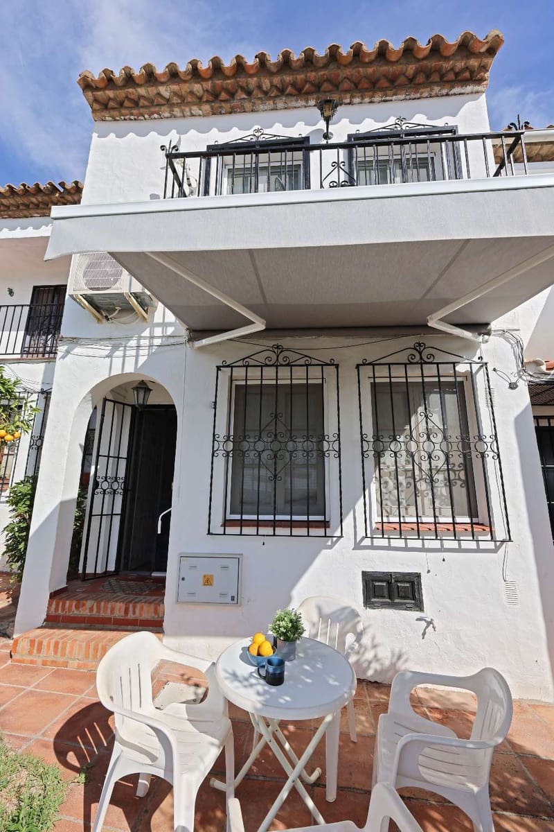 2 Zimmer Reihenhaus zu verkaufen in Nerja mit Pool - 269.000 € (Ref: 9366915)