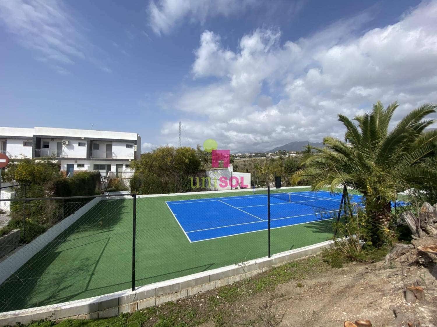 2 Zimmer Reihenhaus zu verkaufen in Nerja mit Pool - 269.000 € (Ref: 9366915)