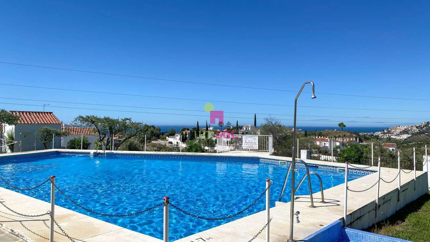 2 Zimmer Reihenhaus zu verkaufen in Nerja mit Pool - 269.000 € (Ref: 9366915)