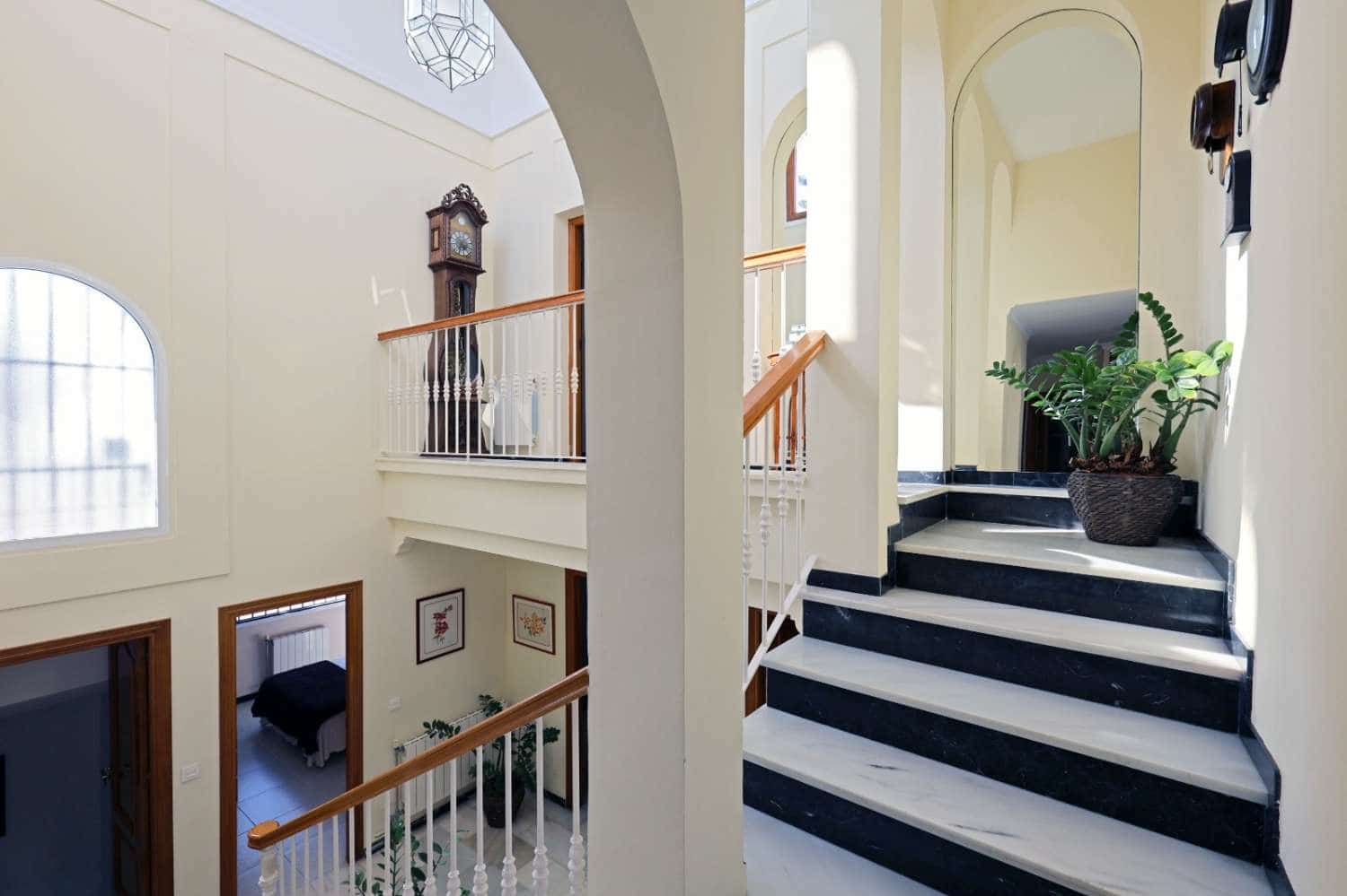 5 soveværelse Villa til salg i Nerja med swimmingpool garage - € 1.595.000 (Ref: 9378681)